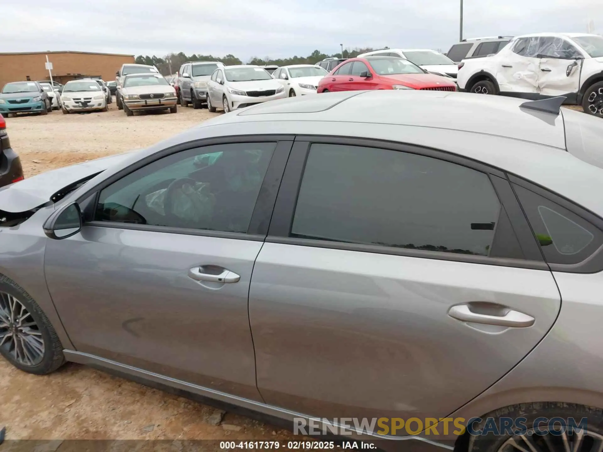 14 Photograph of a damaged car 3KPF54AD9PE639645 KIA FORTE 2023