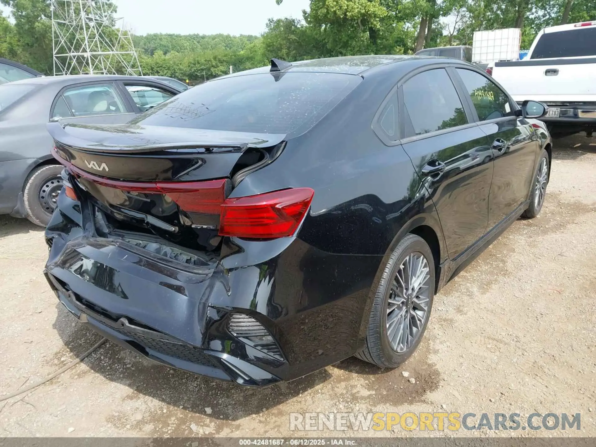 4 Фотография поврежденного автомобиля 3KPF54AD9PE648250 KIA FORTE 2023