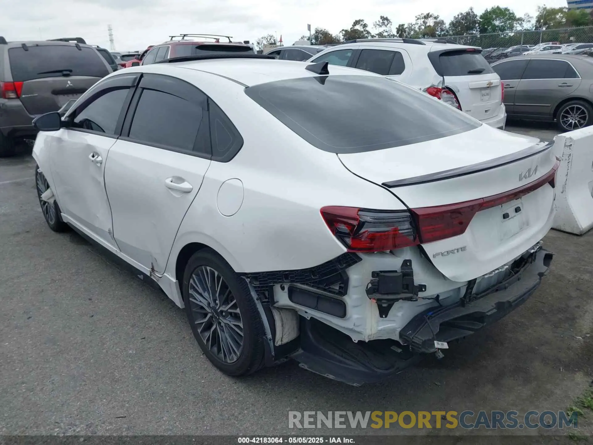 3 Фотография поврежденного автомобиля 3KPF54ADXPE599611 KIA FORTE 2023