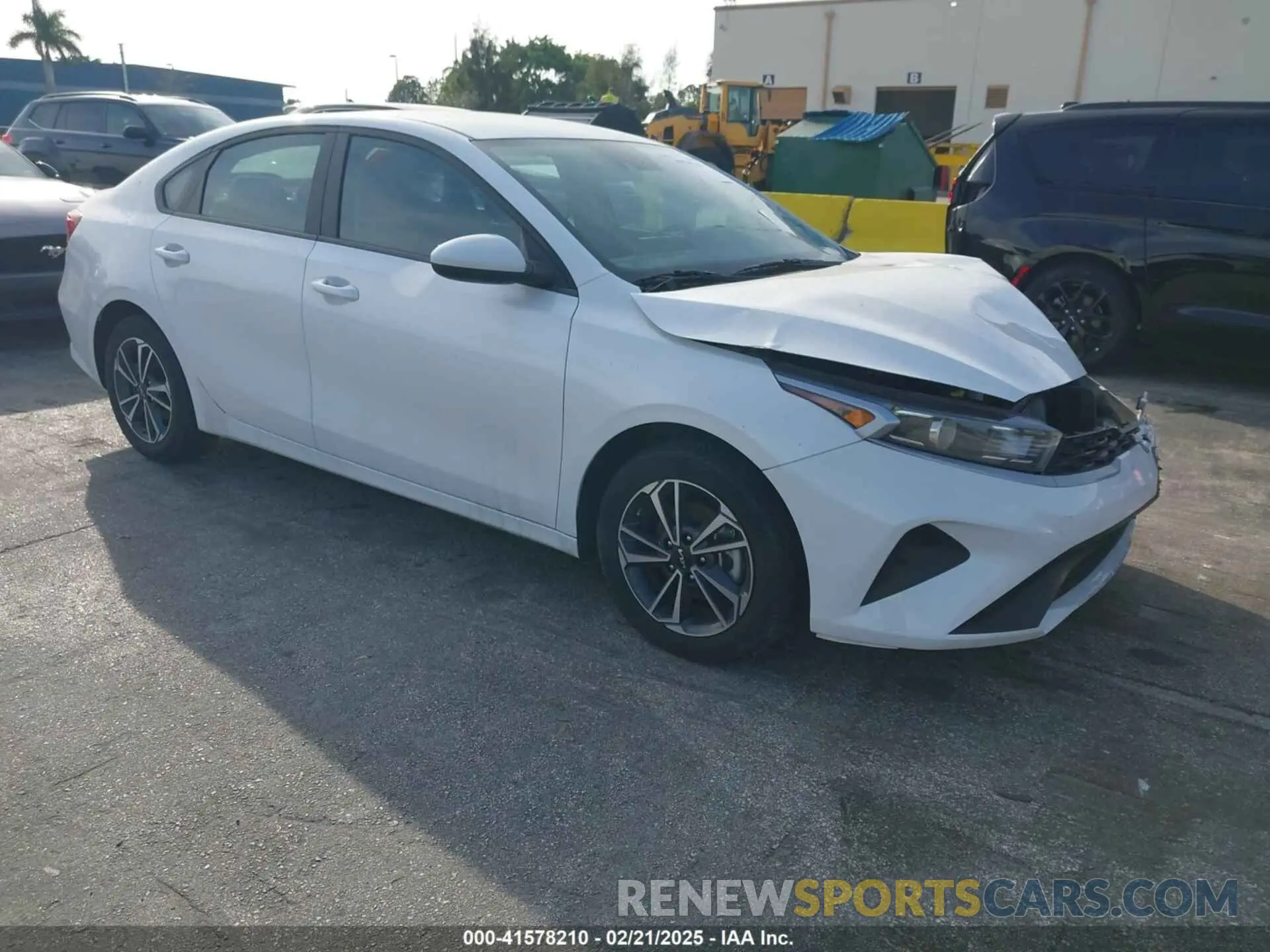 1 Photograph of a damaged car 3KPF24AD0RE695985 KIA FORTE 2024