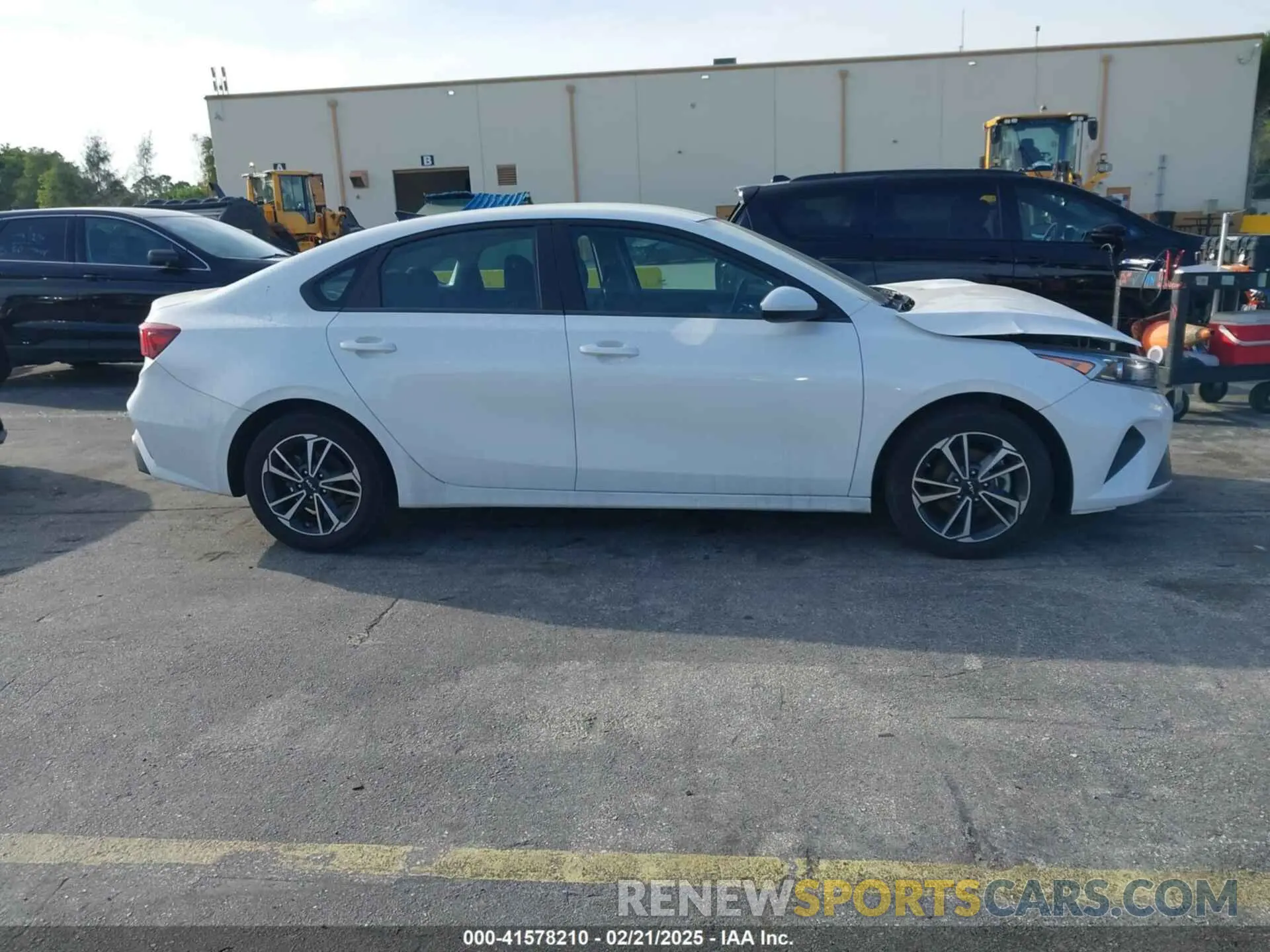 13 Photograph of a damaged car 3KPF24AD0RE695985 KIA FORTE 2024