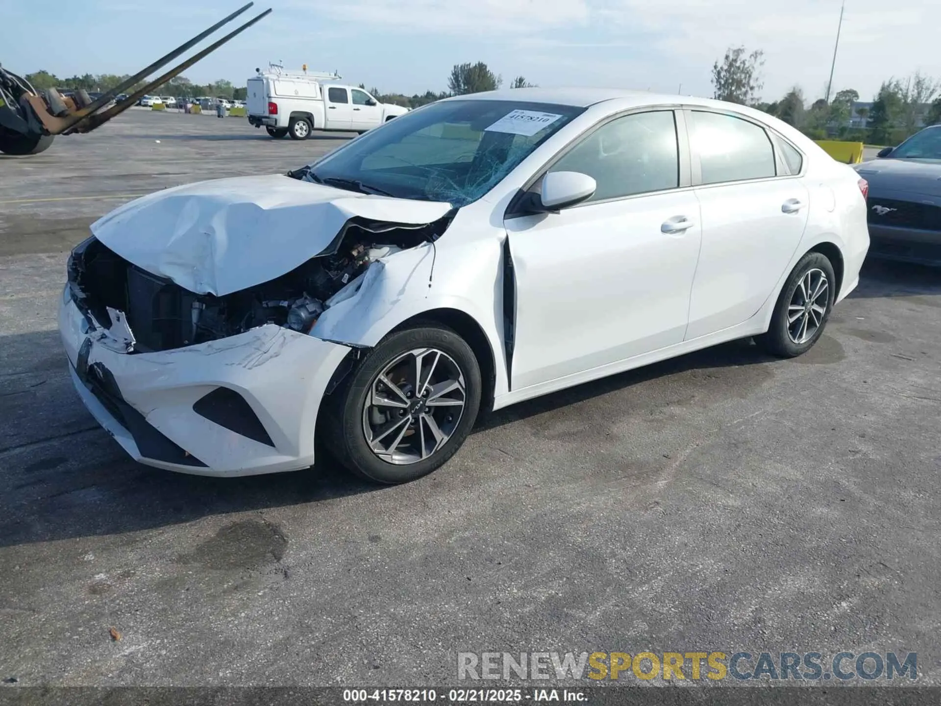 2 Photograph of a damaged car 3KPF24AD0RE695985 KIA FORTE 2024