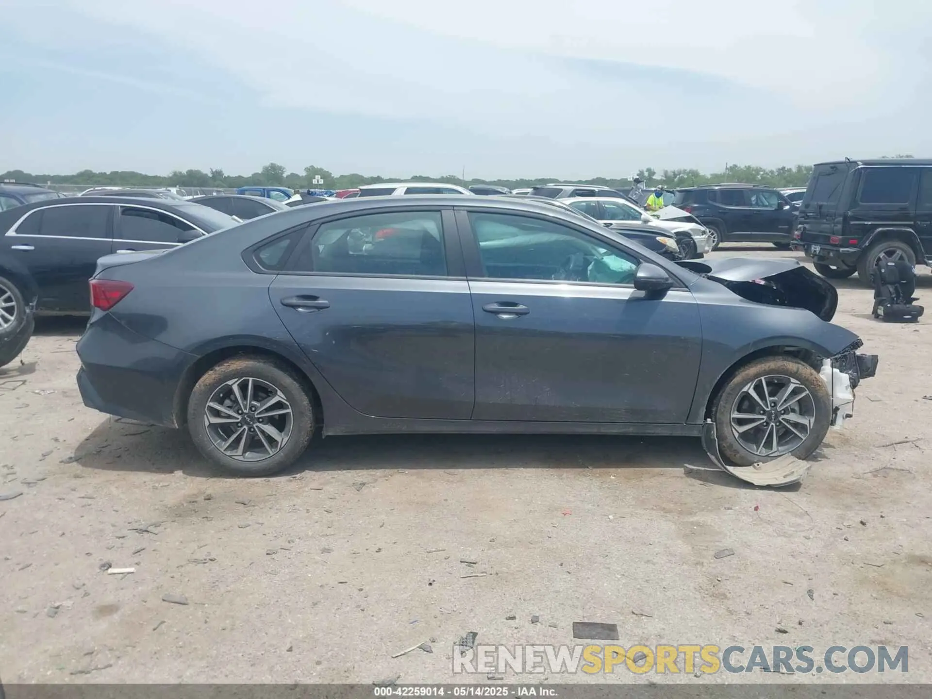 14 Photograph of a damaged car 3KPF24AD0RE771303 KIA FORTE 2024