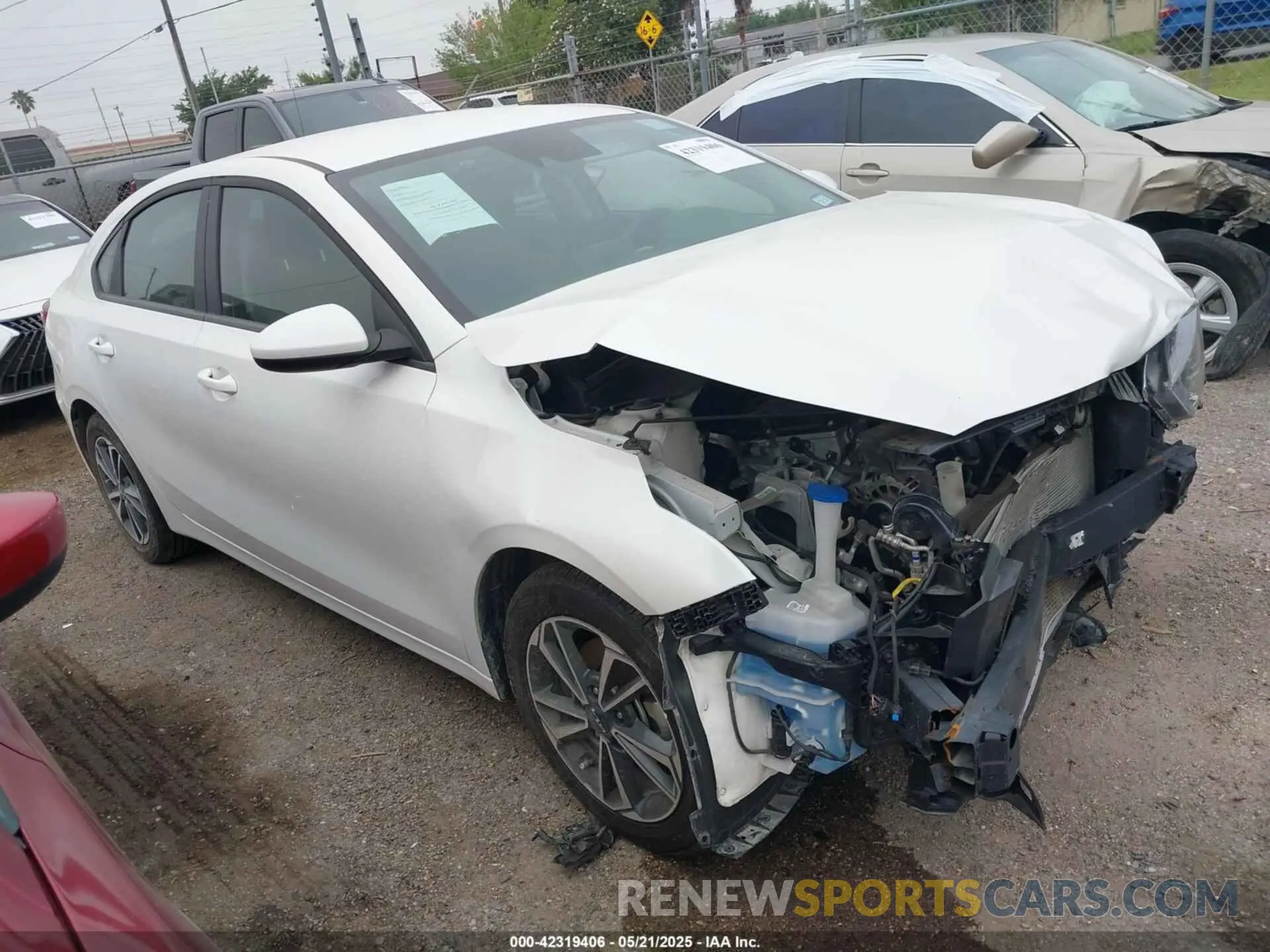 1 Photograph of a damaged car 3KPF24AD0RE782883 KIA FORTE 2024