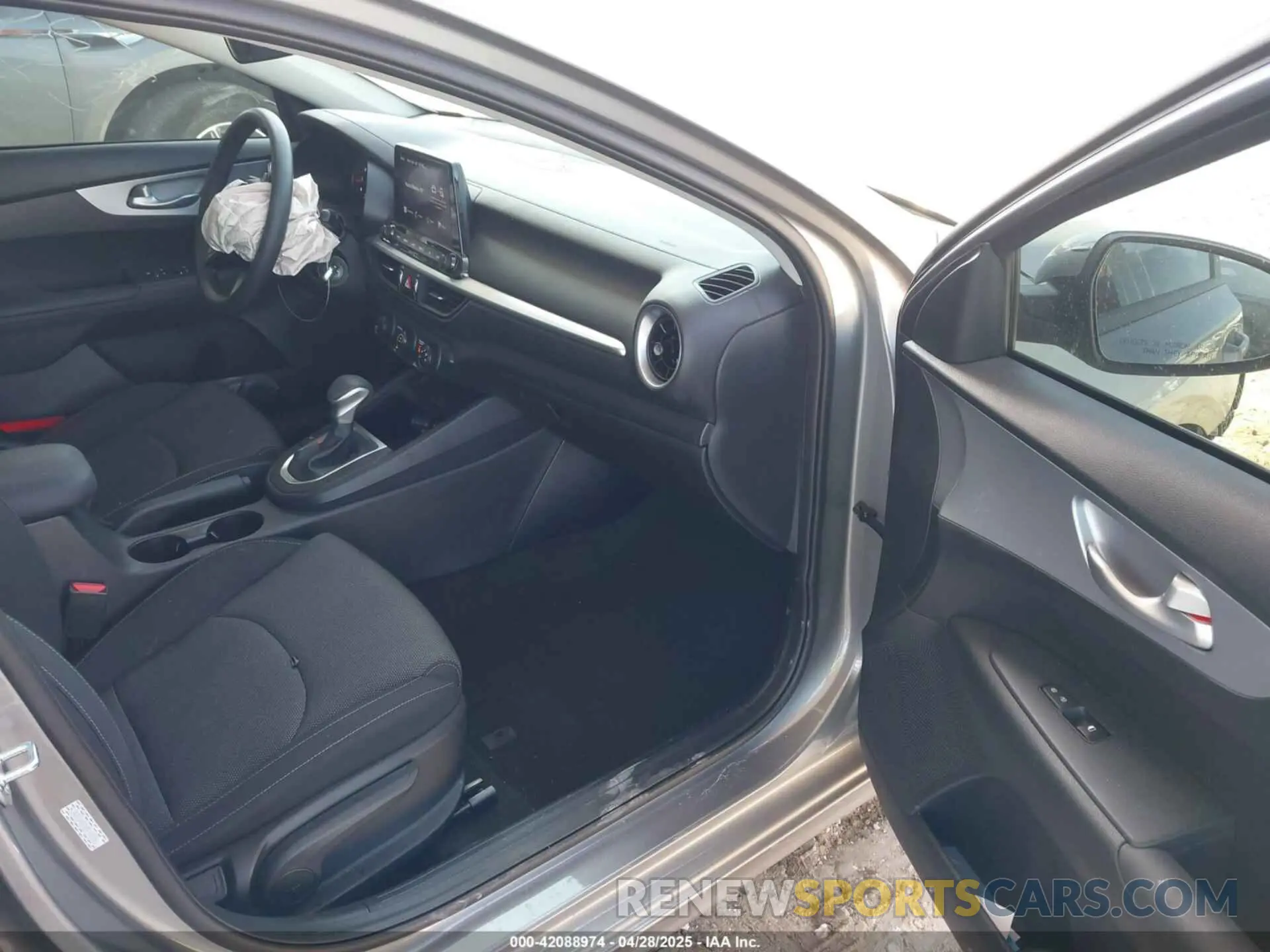 5 Фотография поврежденного автомобиля 3KPF24AD0RE813081 KIA FORTE 2024