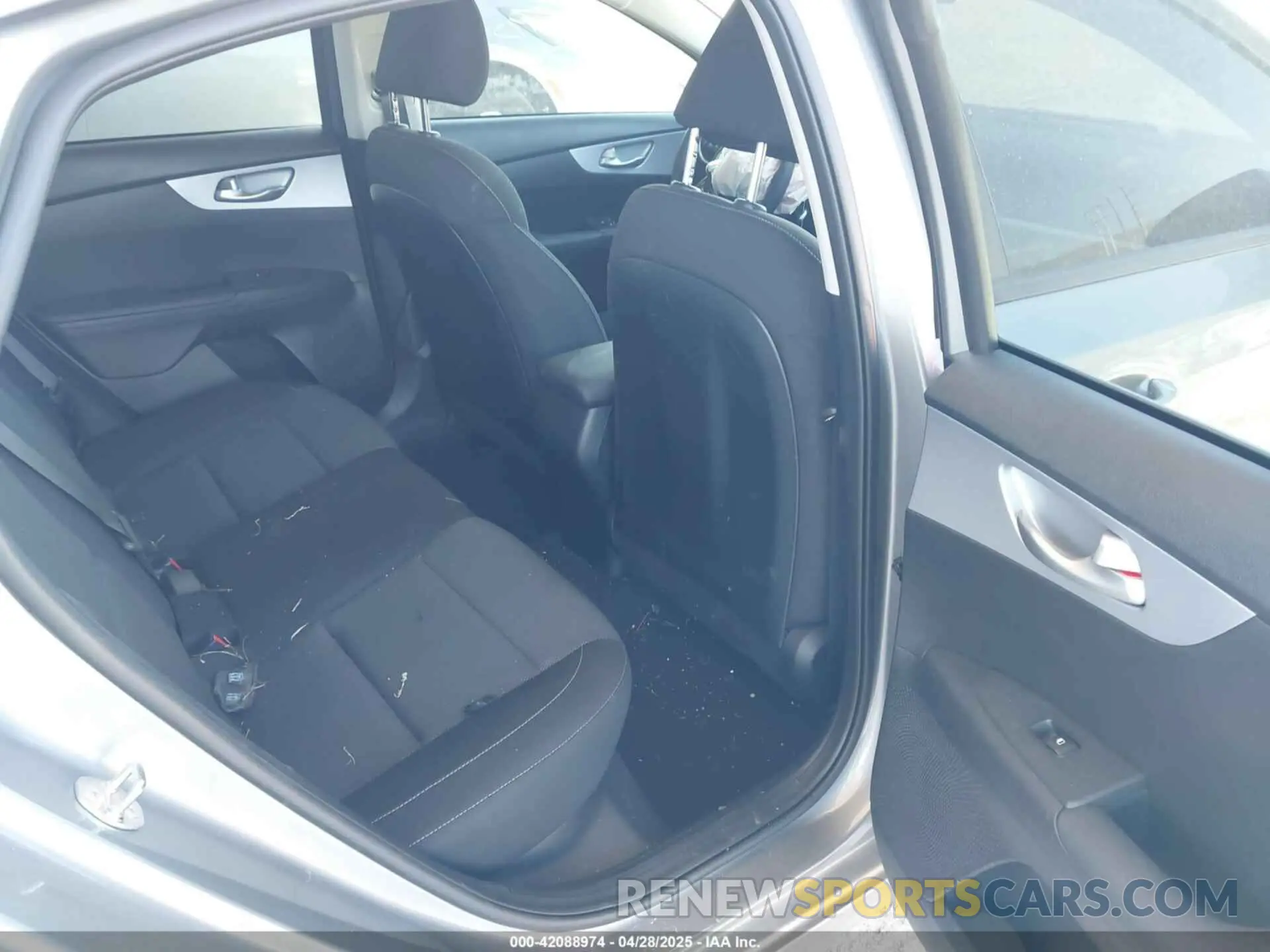 8 Фотография поврежденного автомобиля 3KPF24AD0RE813081 KIA FORTE 2024