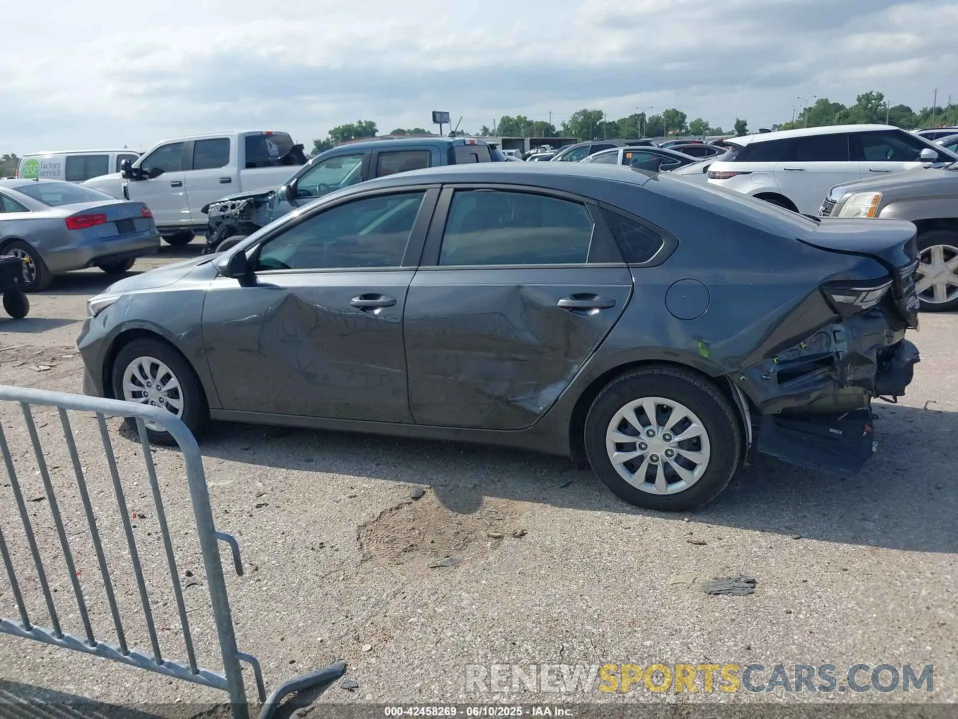 14 Фотография поврежденного автомобиля 3KPF24AD0RE821293 KIA FORTE 2024