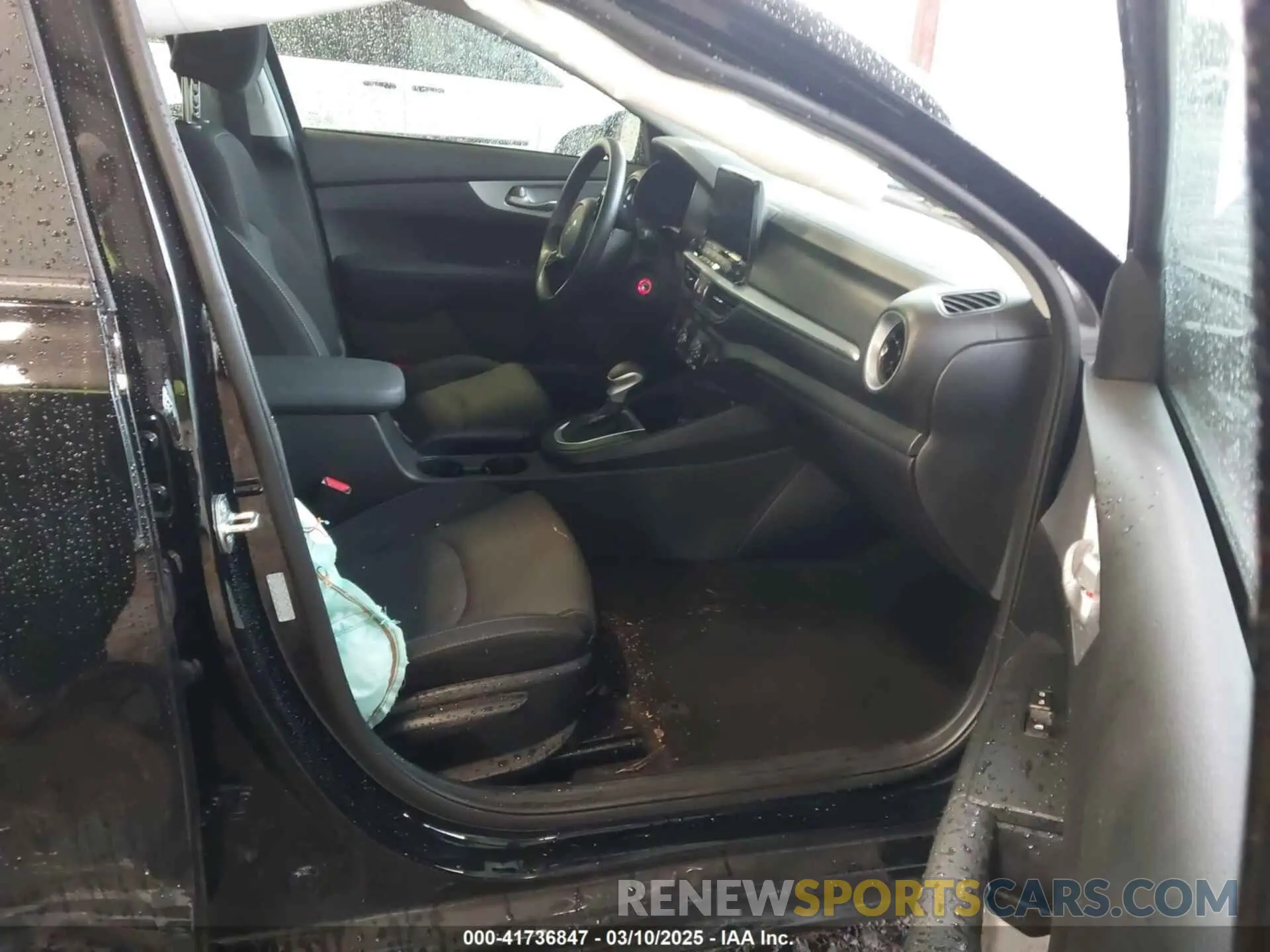 5 Photograph of a damaged car 3KPF24AD0RE823948 KIA FORTE 2024
