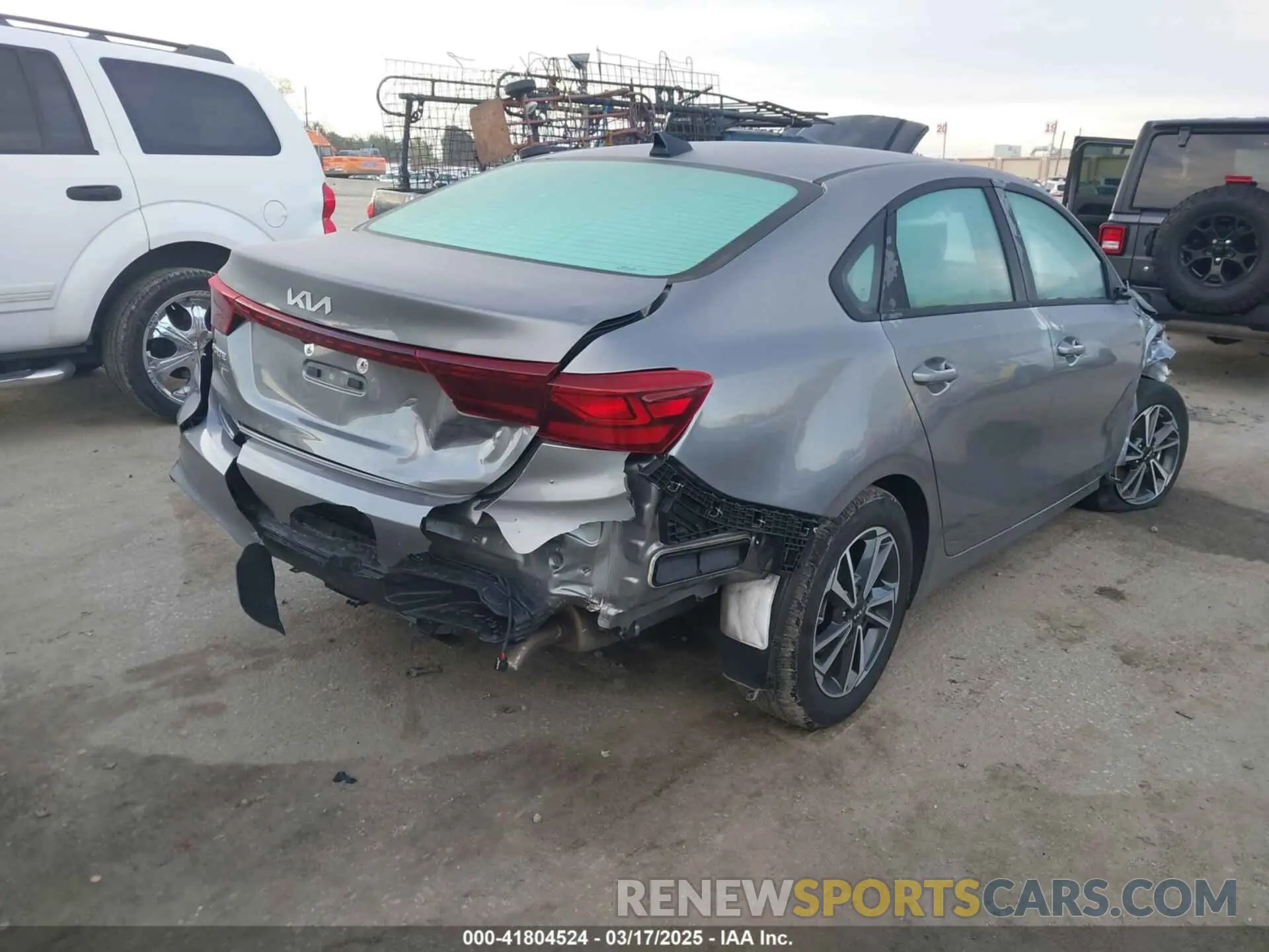 4 Photograph of a damaged car 3KPF24AD0RE840314 KIA FORTE 2024