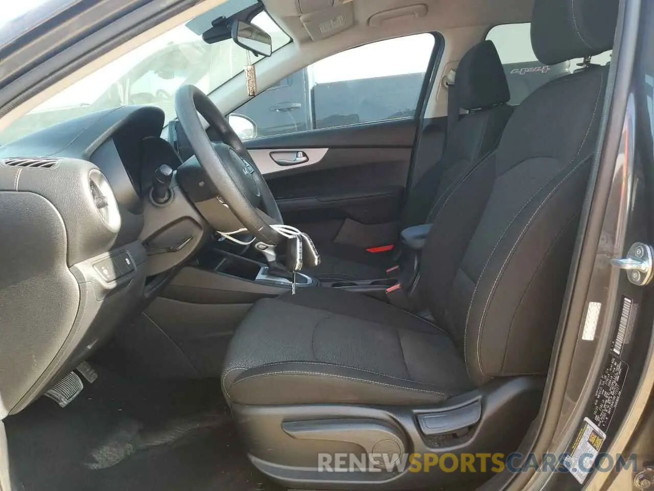 7 Фотография поврежденного автомобиля 3KPF24AD1RE715127 KIA FORTE 2024