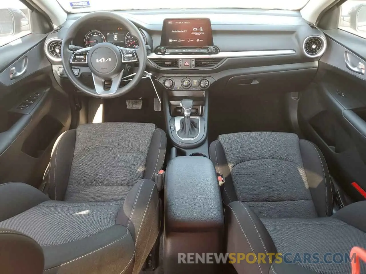 8 Фотография поврежденного автомобиля 3KPF24AD1RE715127 KIA FORTE 2024