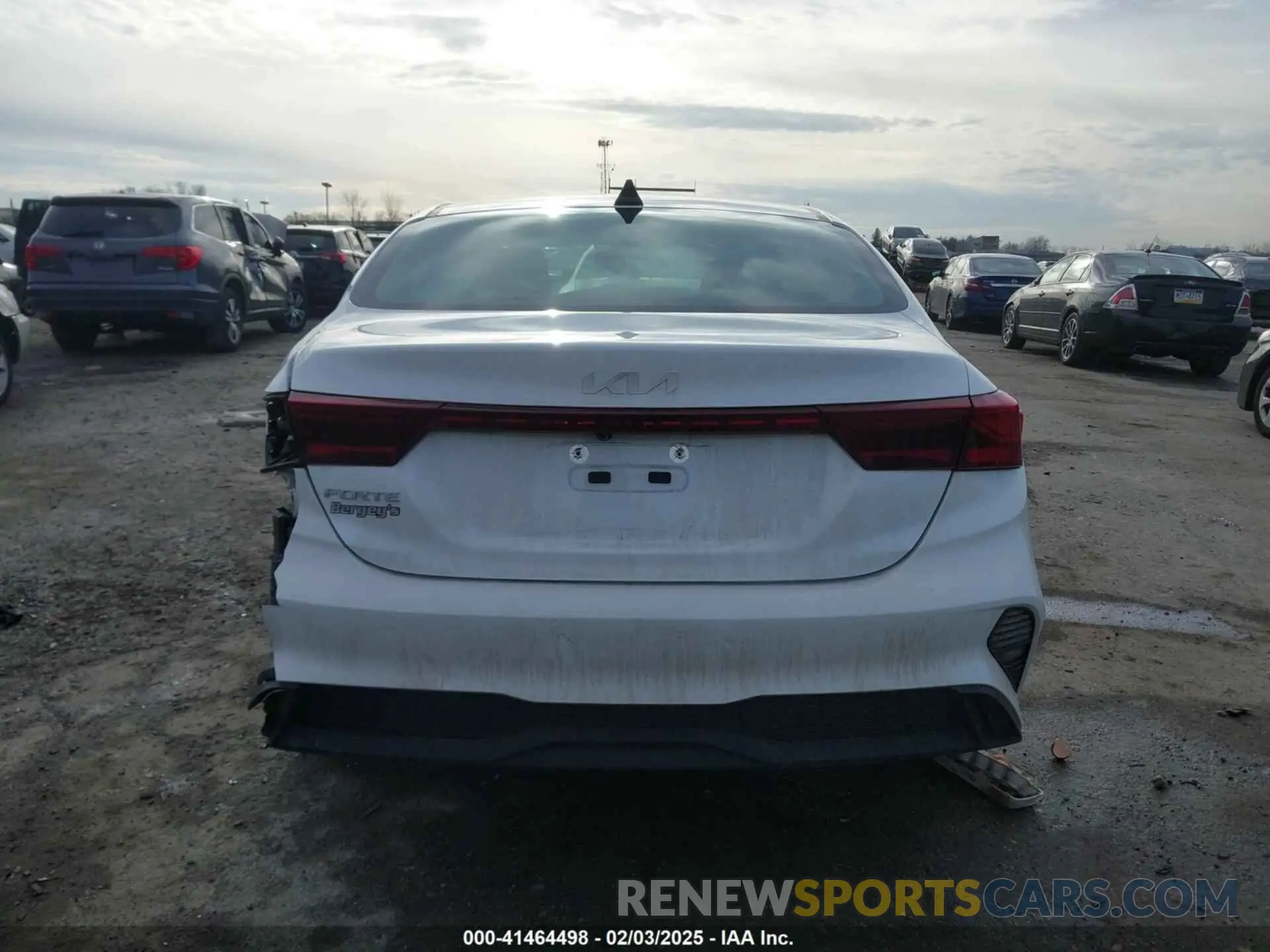 15 Photograph of a damaged car 3KPF24AD1RE719081 KIA FORTE 2024