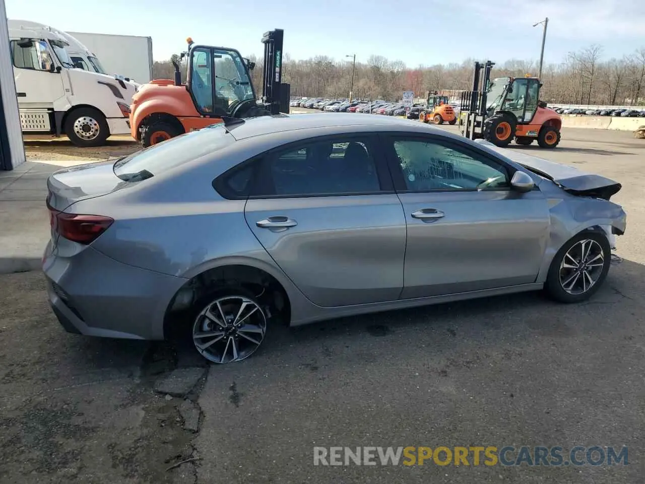 3 Фотография поврежденного автомобиля 3KPF24AD1RE738410 KIA FORTE 2024