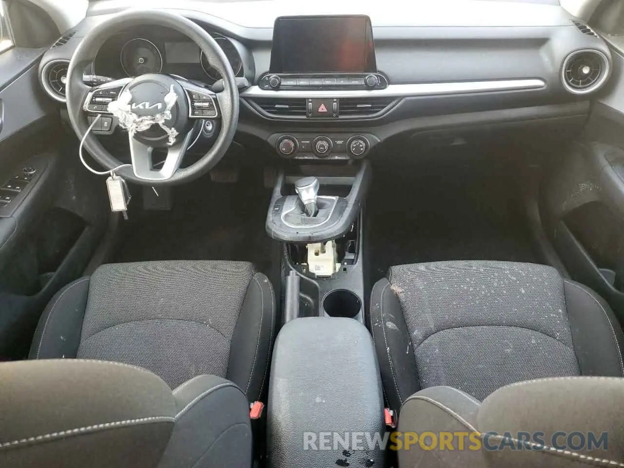 8 Фотография поврежденного автомобиля 3KPF24AD1RE738410 KIA FORTE 2024