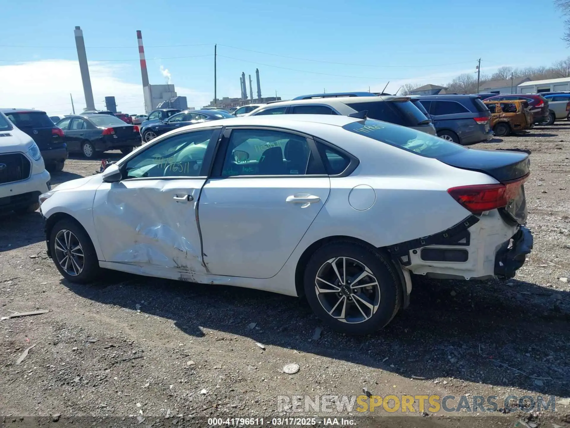 14 Photograph of a damaged car 3KPF24AD1RE757040 KIA FORTE 2024