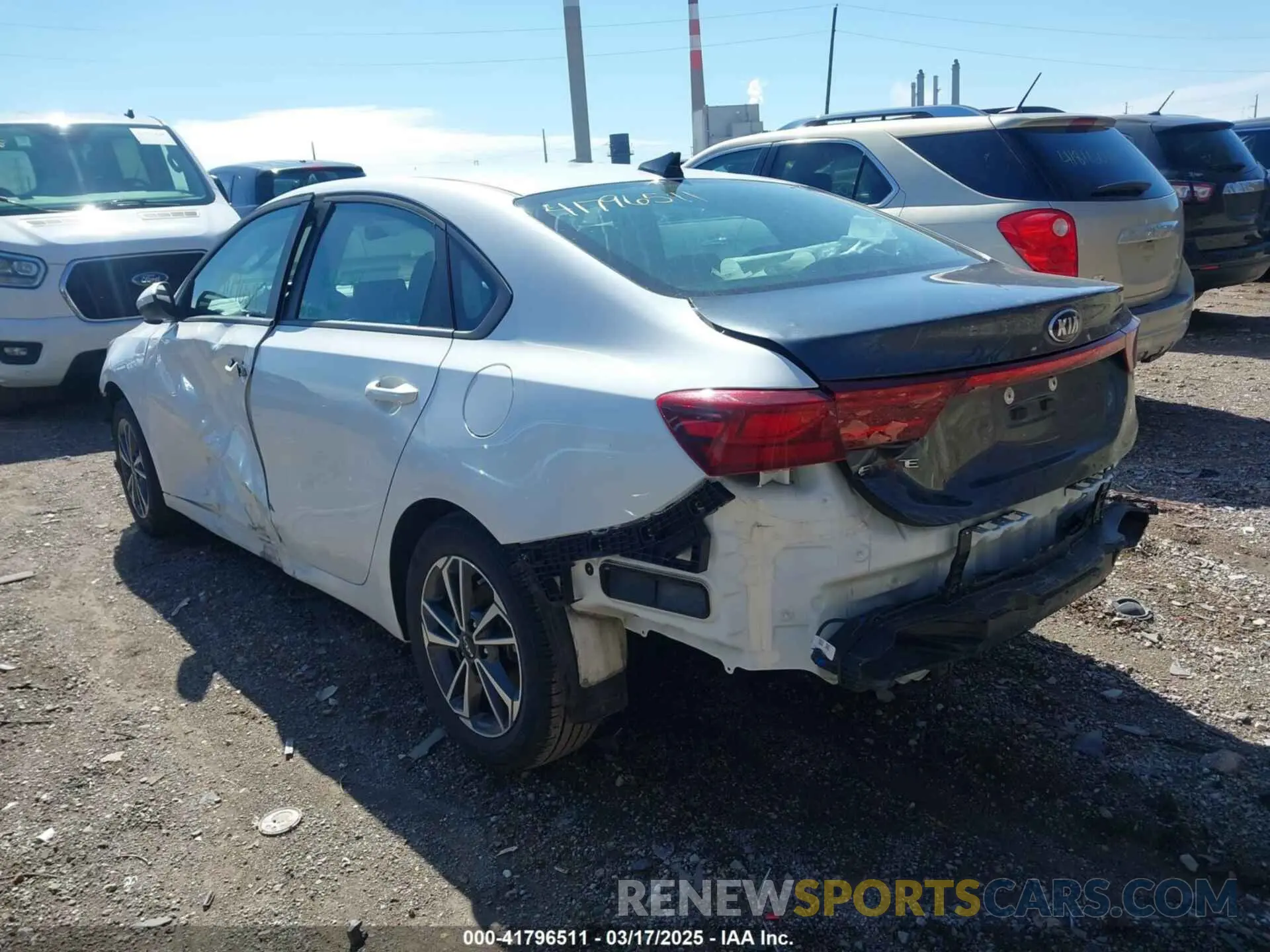19 Photograph of a damaged car 3KPF24AD1RE757040 KIA FORTE 2024