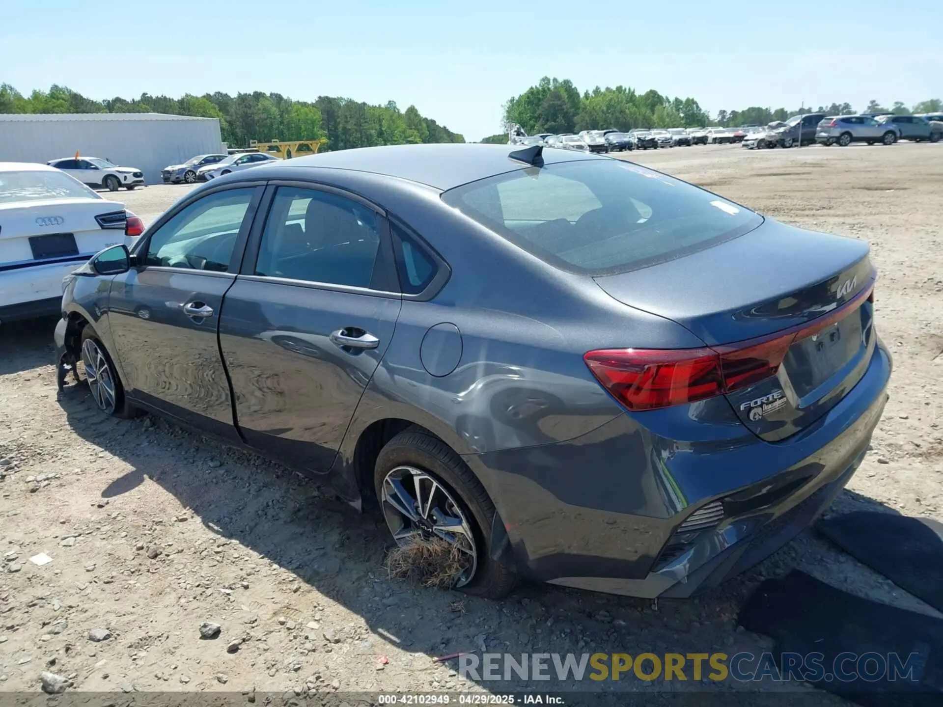 3 Фотография поврежденного автомобиля 3KPF24AD1RE758950 KIA FORTE 2024