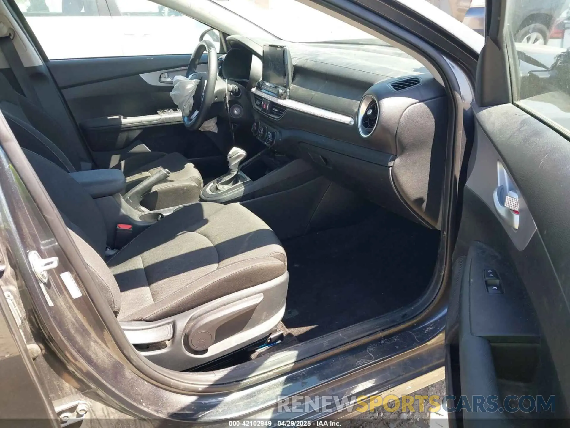 5 Фотография поврежденного автомобиля 3KPF24AD1RE758950 KIA FORTE 2024