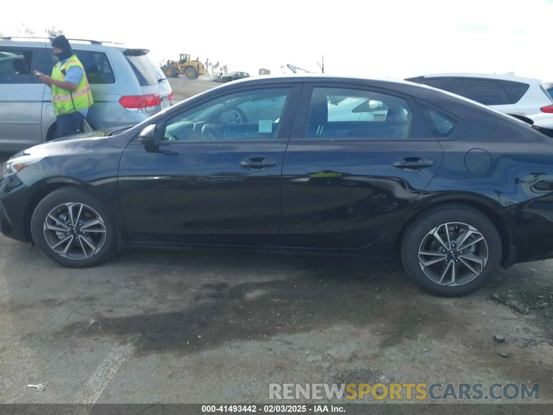 14 Фотография поврежденного автомобиля 3KPF24AD1RE760133 KIA FORTE 2024