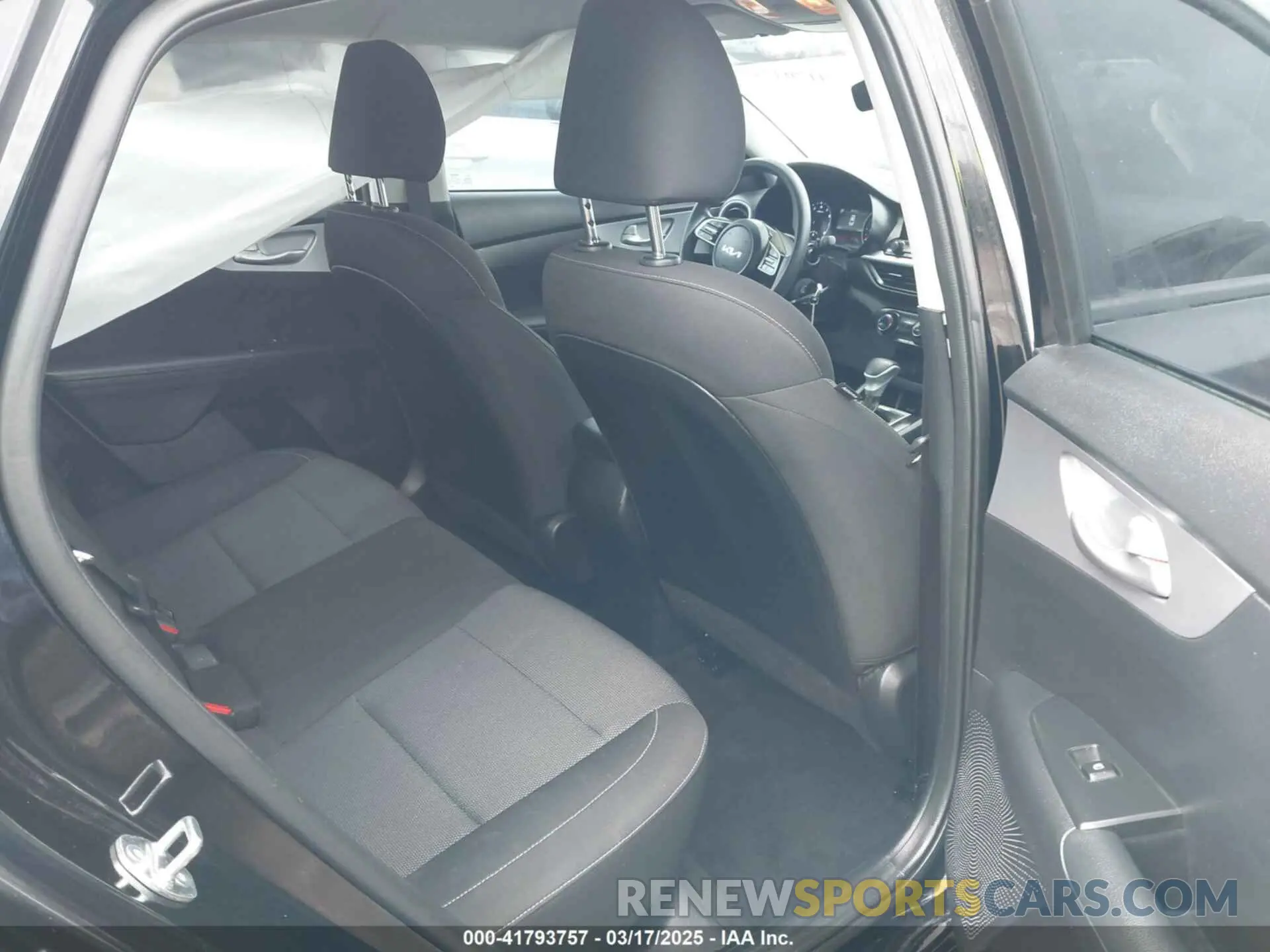 8 Фотография поврежденного автомобиля 3KPF24AD1RE779295 KIA FORTE 2024