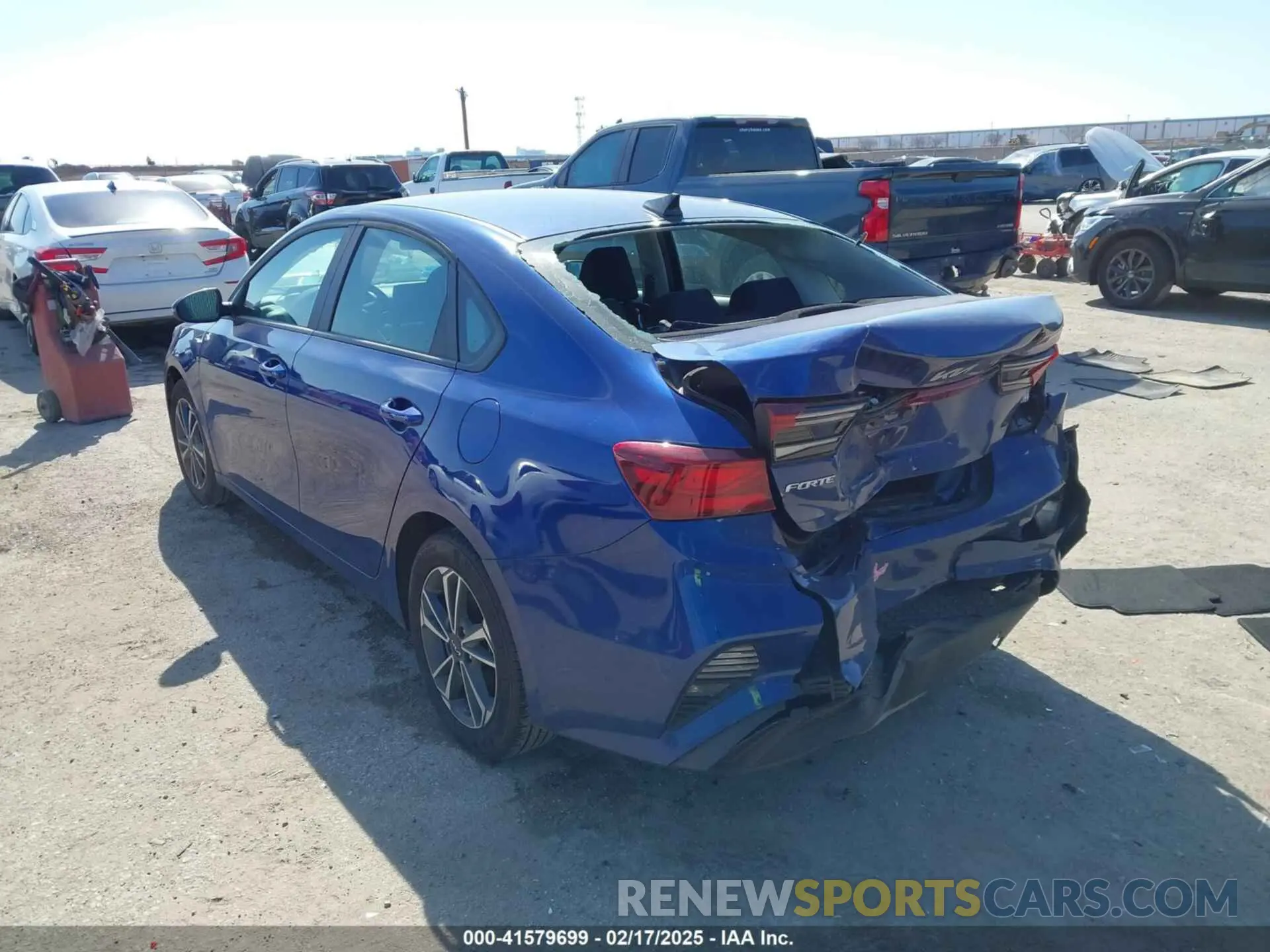 3 Фотография поврежденного автомобиля 3KPF24AD1RE781063 KIA FORTE 2024