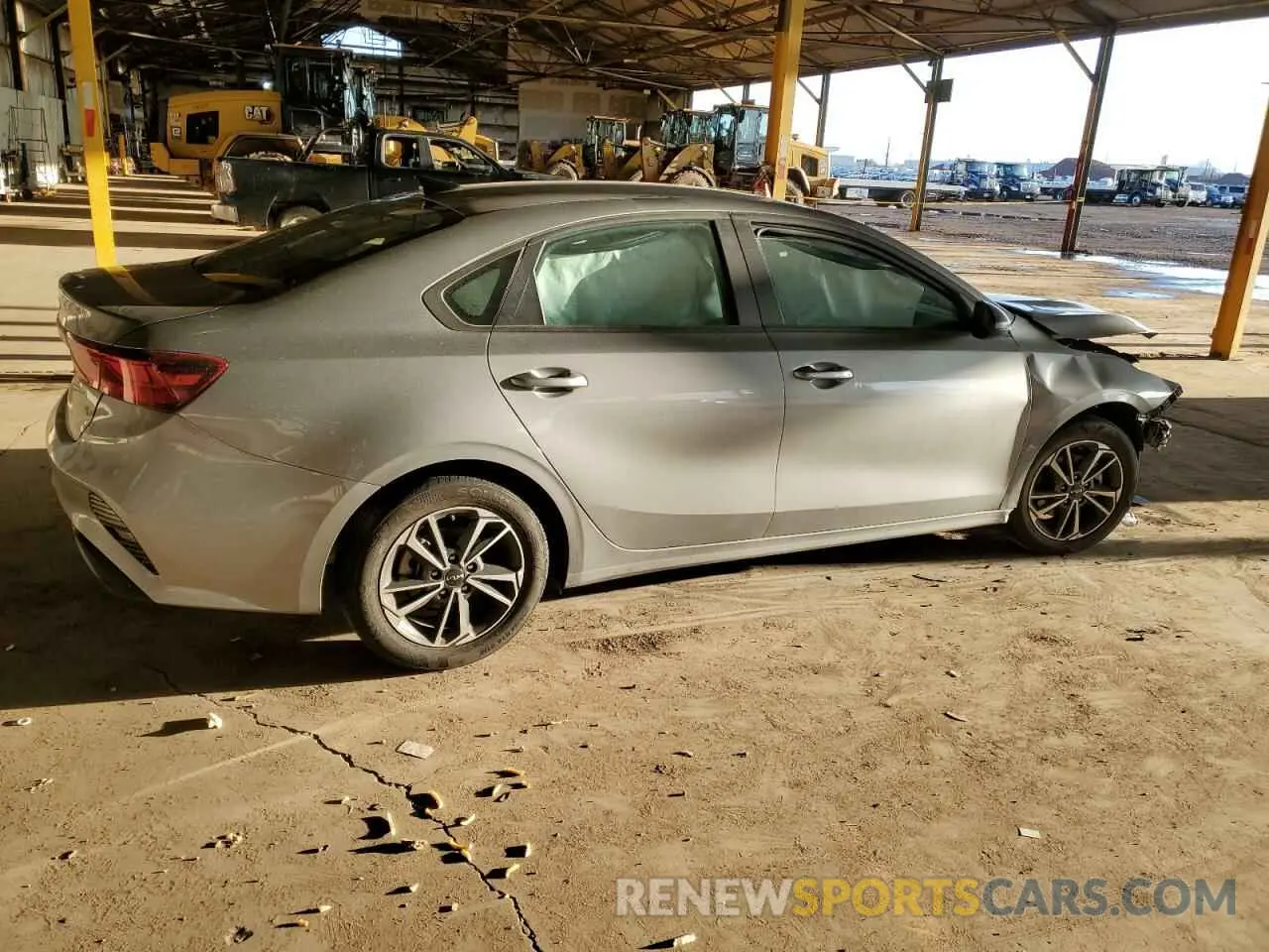 3 Фотография поврежденного автомобиля 3KPF24AD2RE723639 KIA FORTE 2024