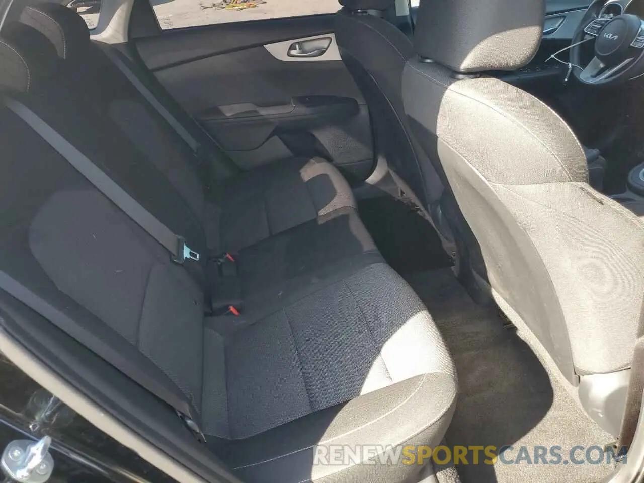 11 Фотография поврежденного автомобиля 3KPF24AD2RE747052 KIA FORTE 2024