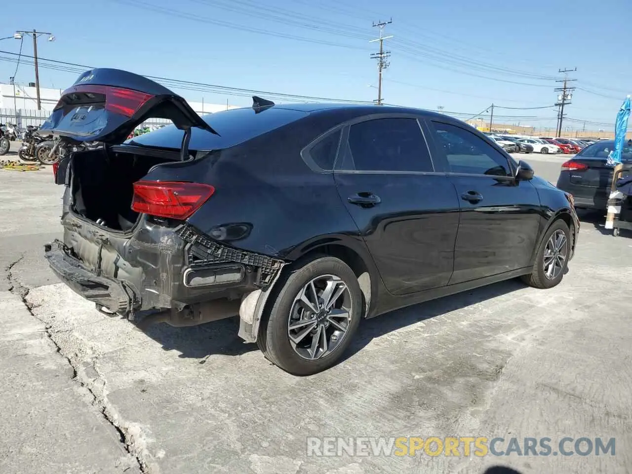 3 Фотография поврежденного автомобиля 3KPF24AD2RE747052 KIA FORTE 2024