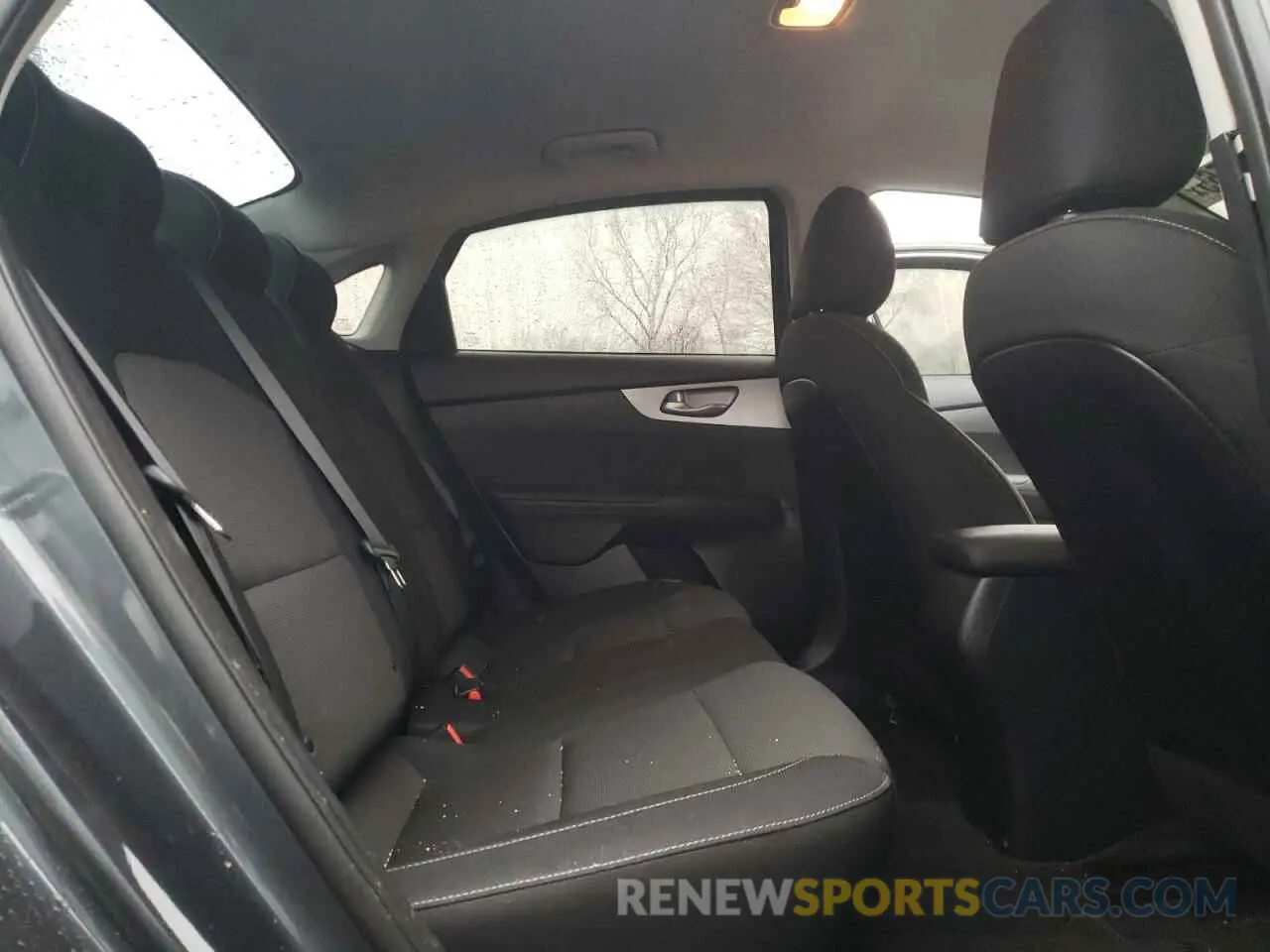 10 Фотография поврежденного автомобиля 3KPF24AD2RE764255 KIA FORTE 2024