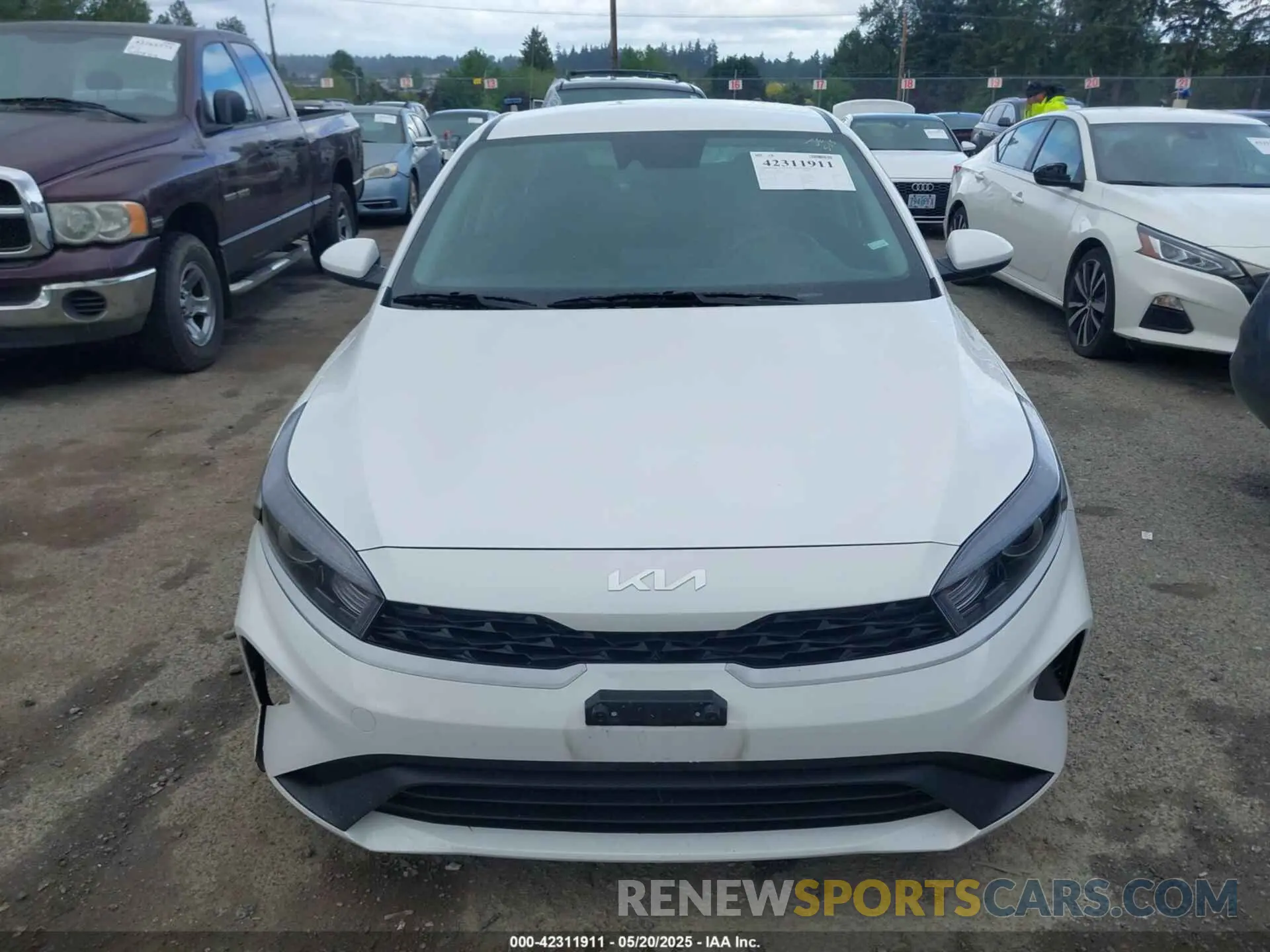 12 Photograph of a damaged car 3KPF24AD2RE768435 KIA FORTE 2024