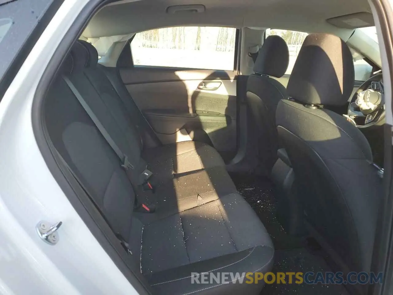 10 Фотография поврежденного автомобиля 3KPF24AD2RE794484 KIA FORTE 2024