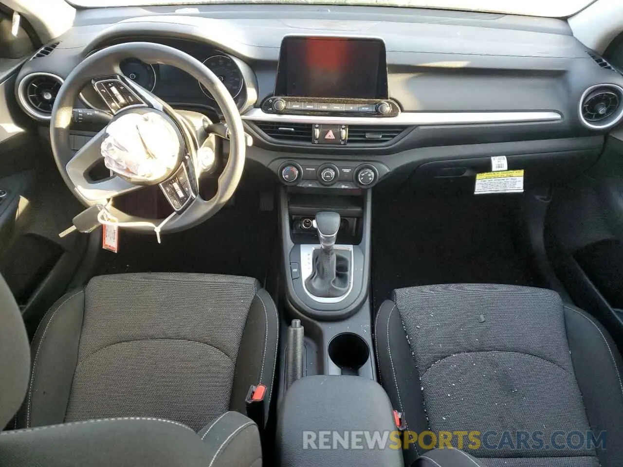 8 Фотография поврежденного автомобиля 3KPF24AD2RE794484 KIA FORTE 2024