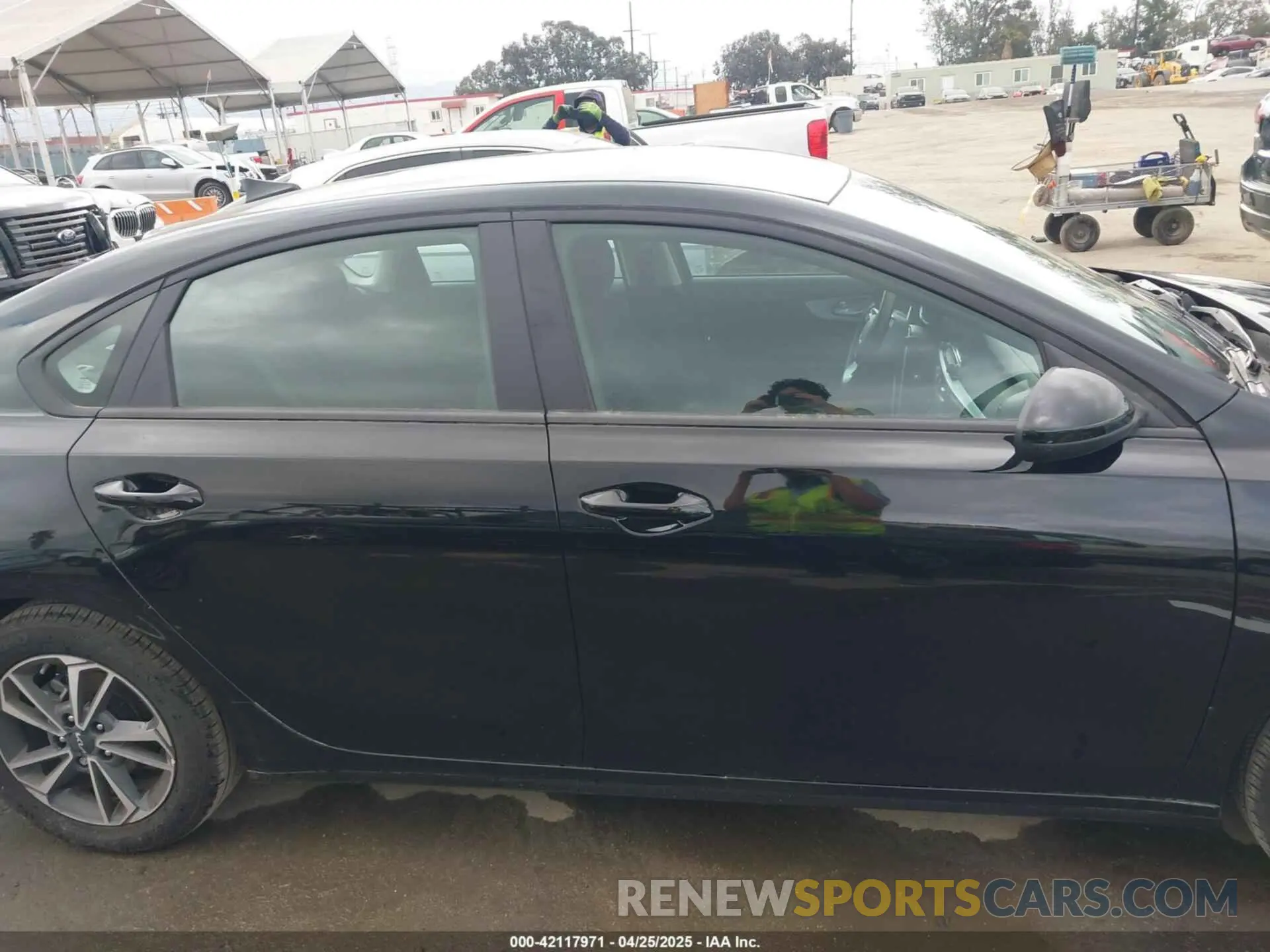 14 Photograph of a damaged car 3KPF24AD2RE798244 KIA FORTE 2024