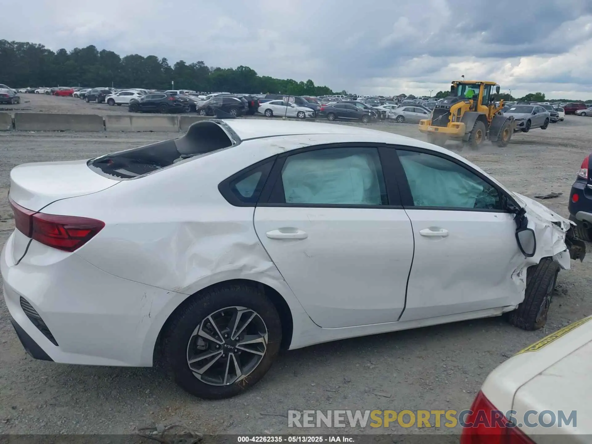 14 Photograph of a damaged car 3KPF24AD2RE827273 KIA FORTE 2024