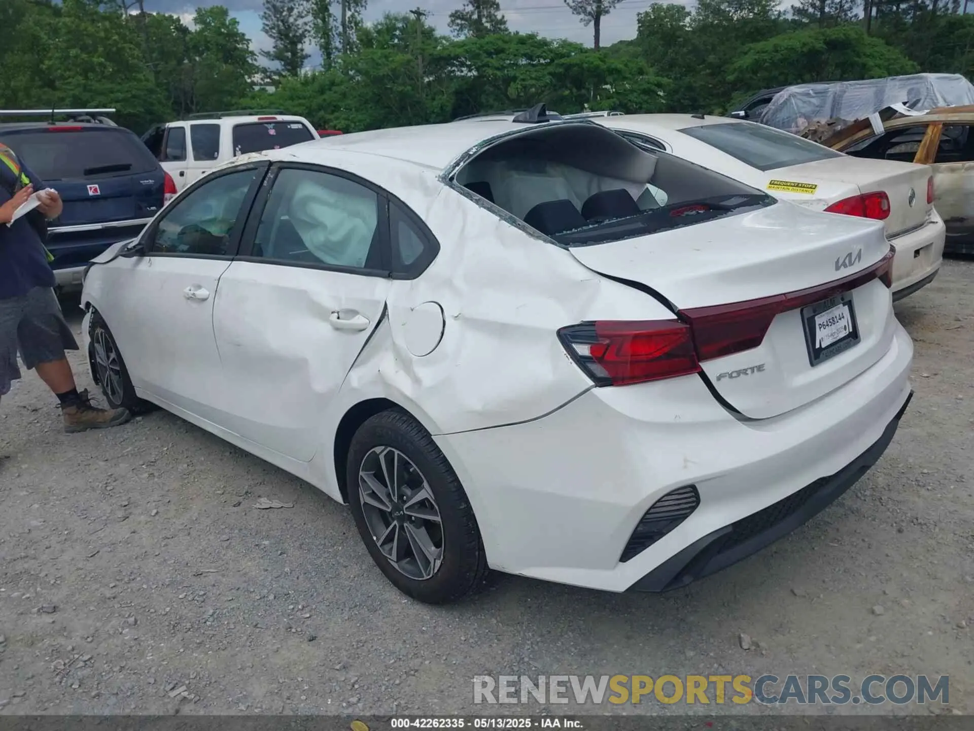 3 Photograph of a damaged car 3KPF24AD2RE827273 KIA FORTE 2024