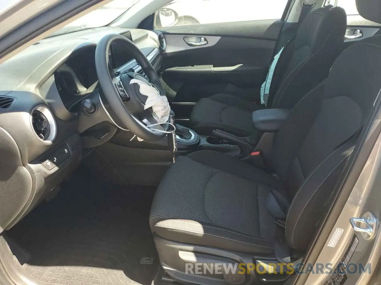 7 Фотография поврежденного автомобиля 3KPF24AD3RE720216 KIA FORTE 2024