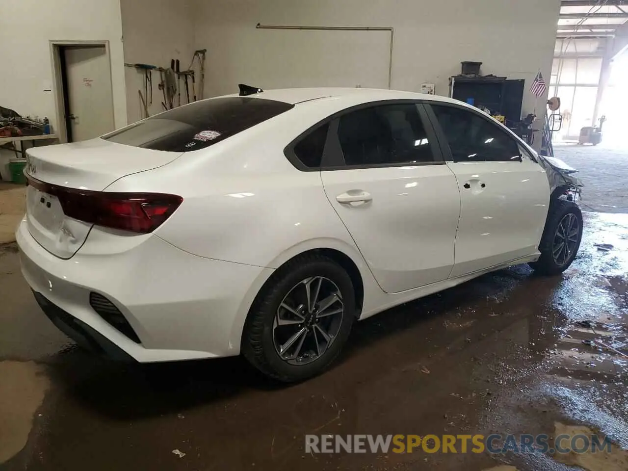 3 Фотография поврежденного автомобиля 3KPF24AD3RE731670 KIA FORTE 2024
