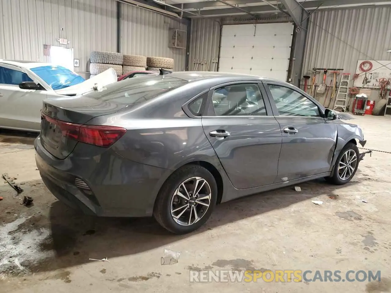 3 Фотография поврежденного автомобиля 3KPF24AD3RE733497 KIA FORTE 2024