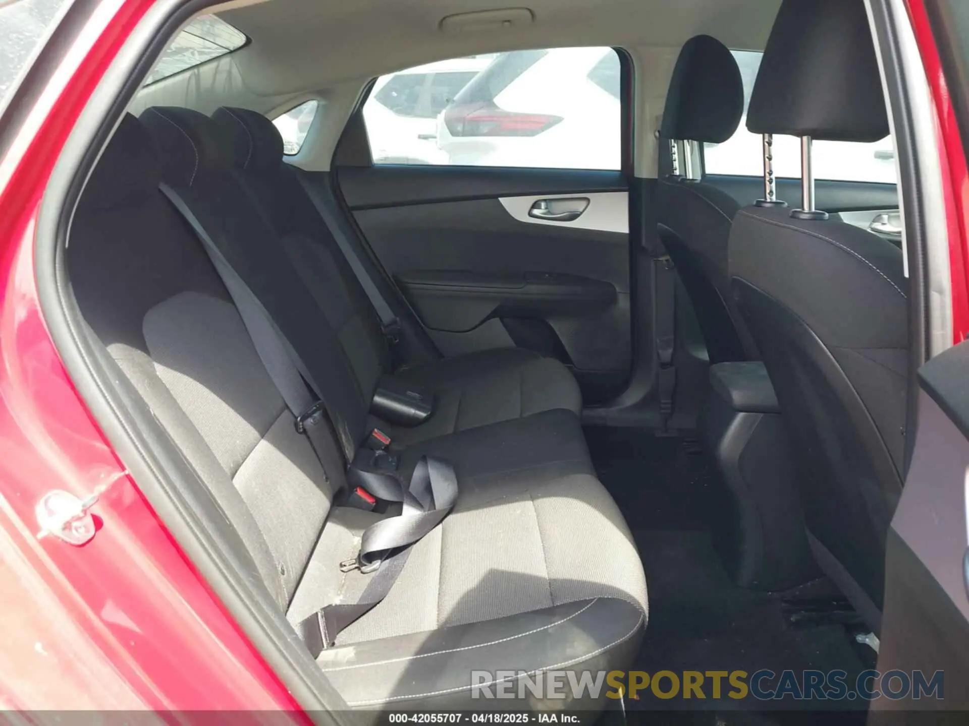 8 Фотография поврежденного автомобиля 3KPF24AD3RE741633 KIA FORTE 2024