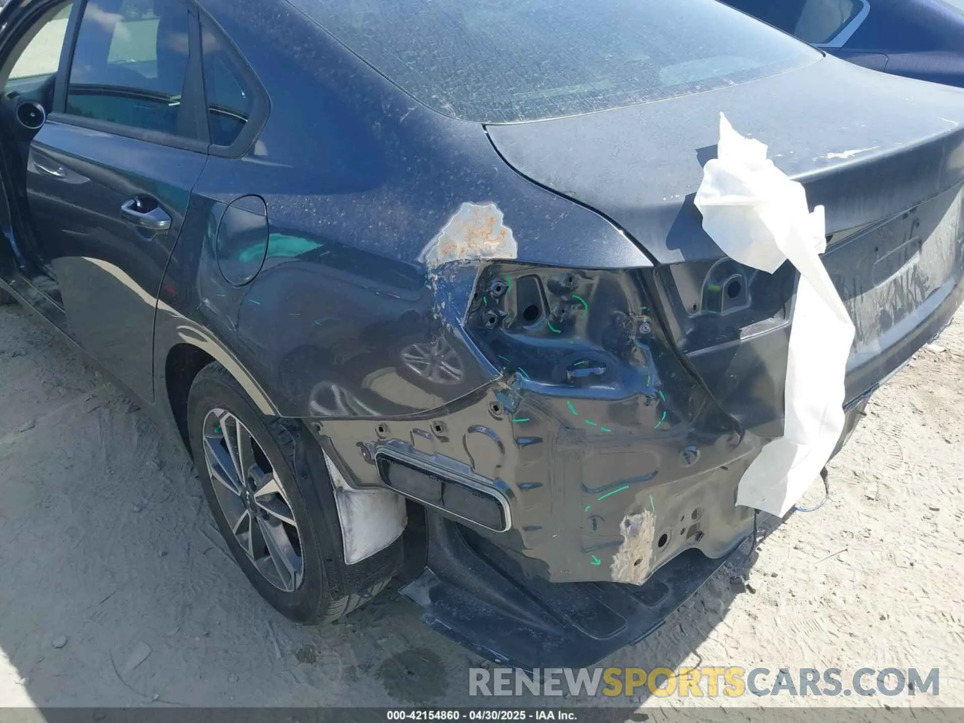 17 Photograph of a damaged car 3KPF24AD3RE757105 KIA FORTE 2024