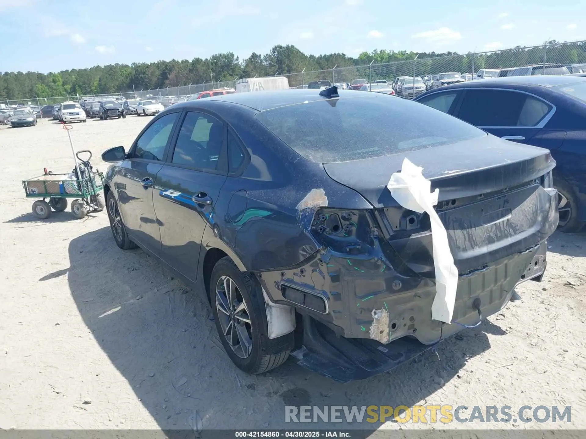 3 Photograph of a damaged car 3KPF24AD3RE757105 KIA FORTE 2024