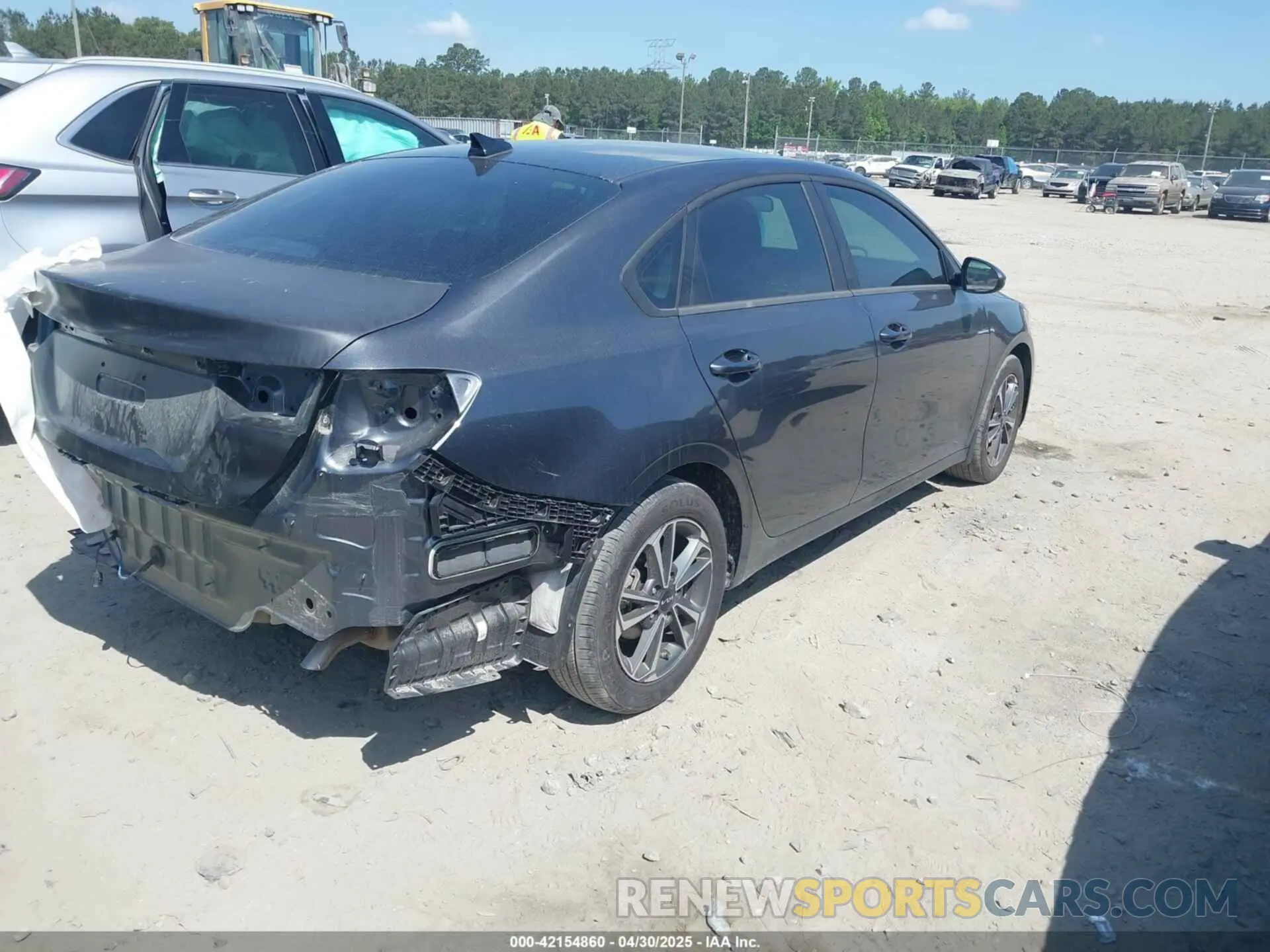 4 Photograph of a damaged car 3KPF24AD3RE757105 KIA FORTE 2024