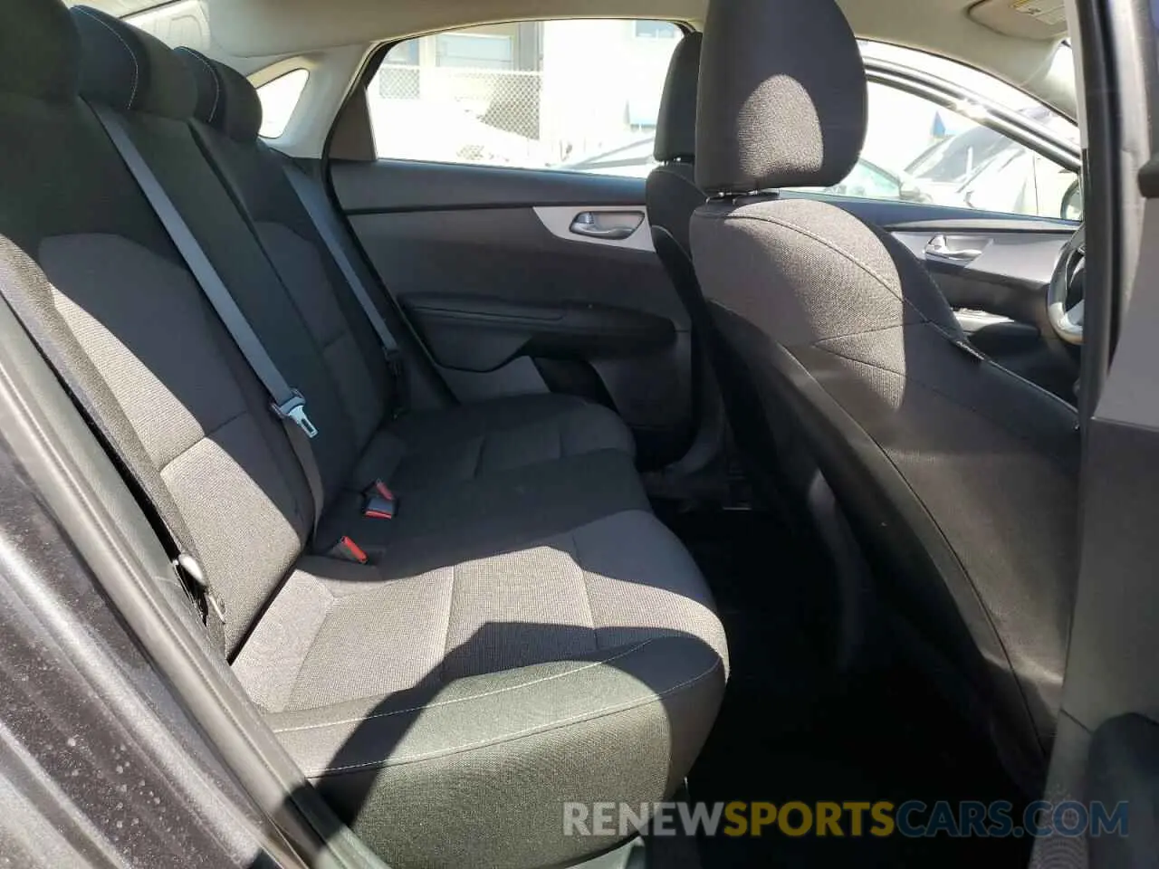 10 Photograph of a damaged car 3KPF24AD3RE784899 KIA FORTE 2024
