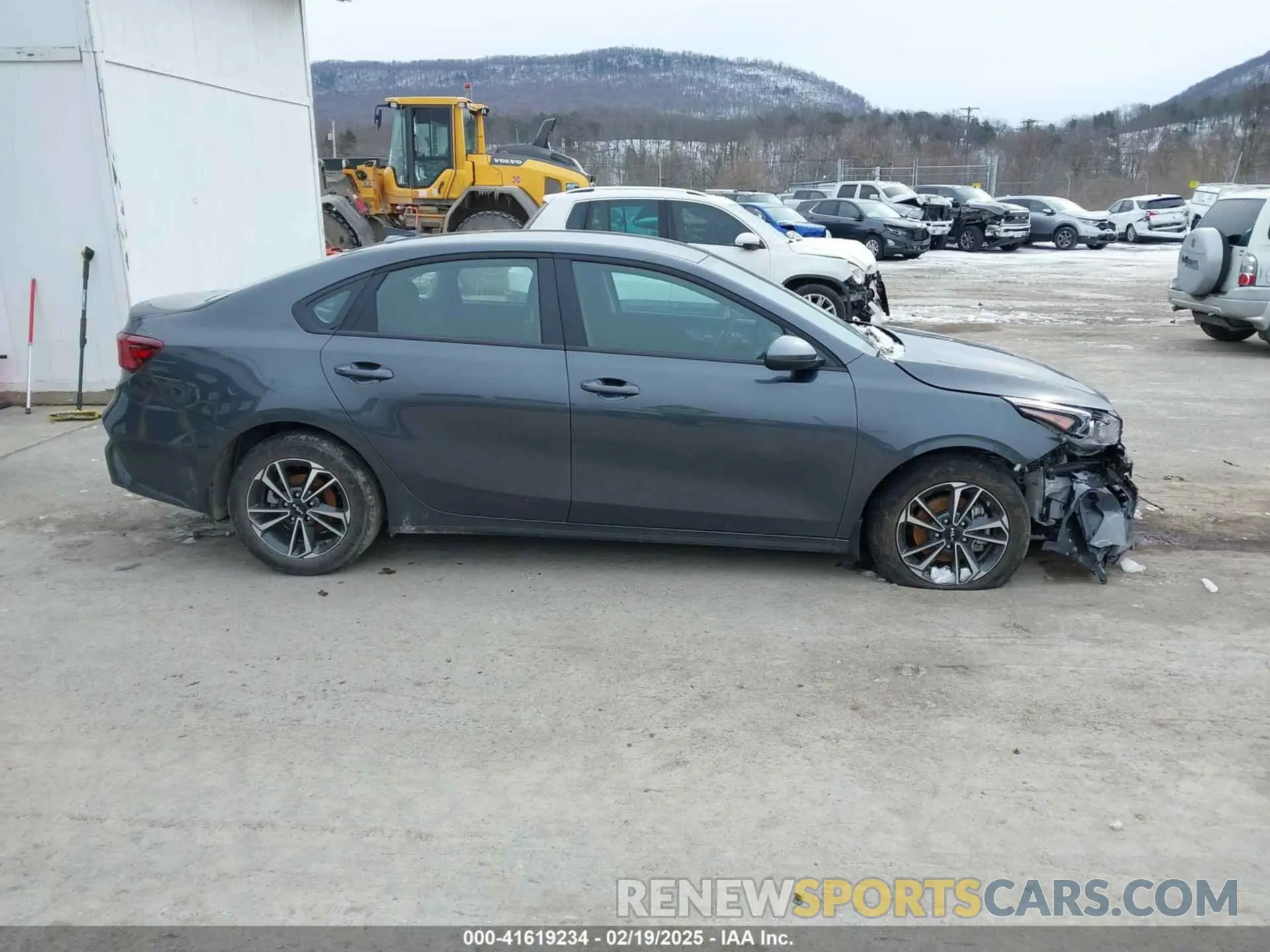13 Фотография поврежденного автомобиля 3KPF24AD3RE816900 KIA FORTE 2024