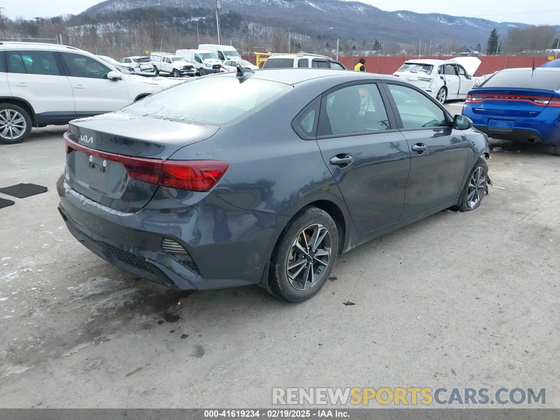 4 Фотография поврежденного автомобиля 3KPF24AD3RE816900 KIA FORTE 2024