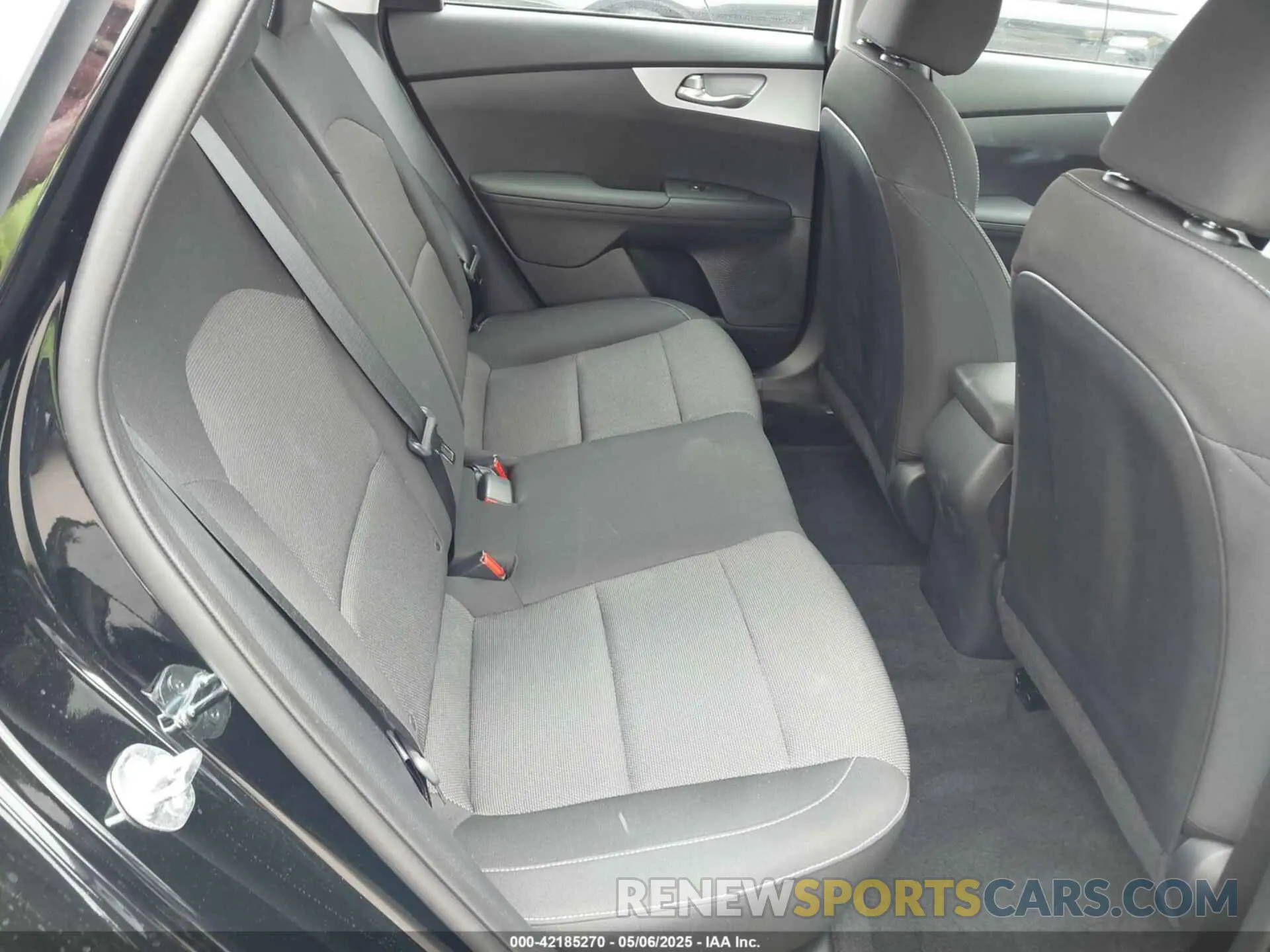 8 Фотография поврежденного автомобиля 3KPF24AD3RE817366 KIA FORTE 2024