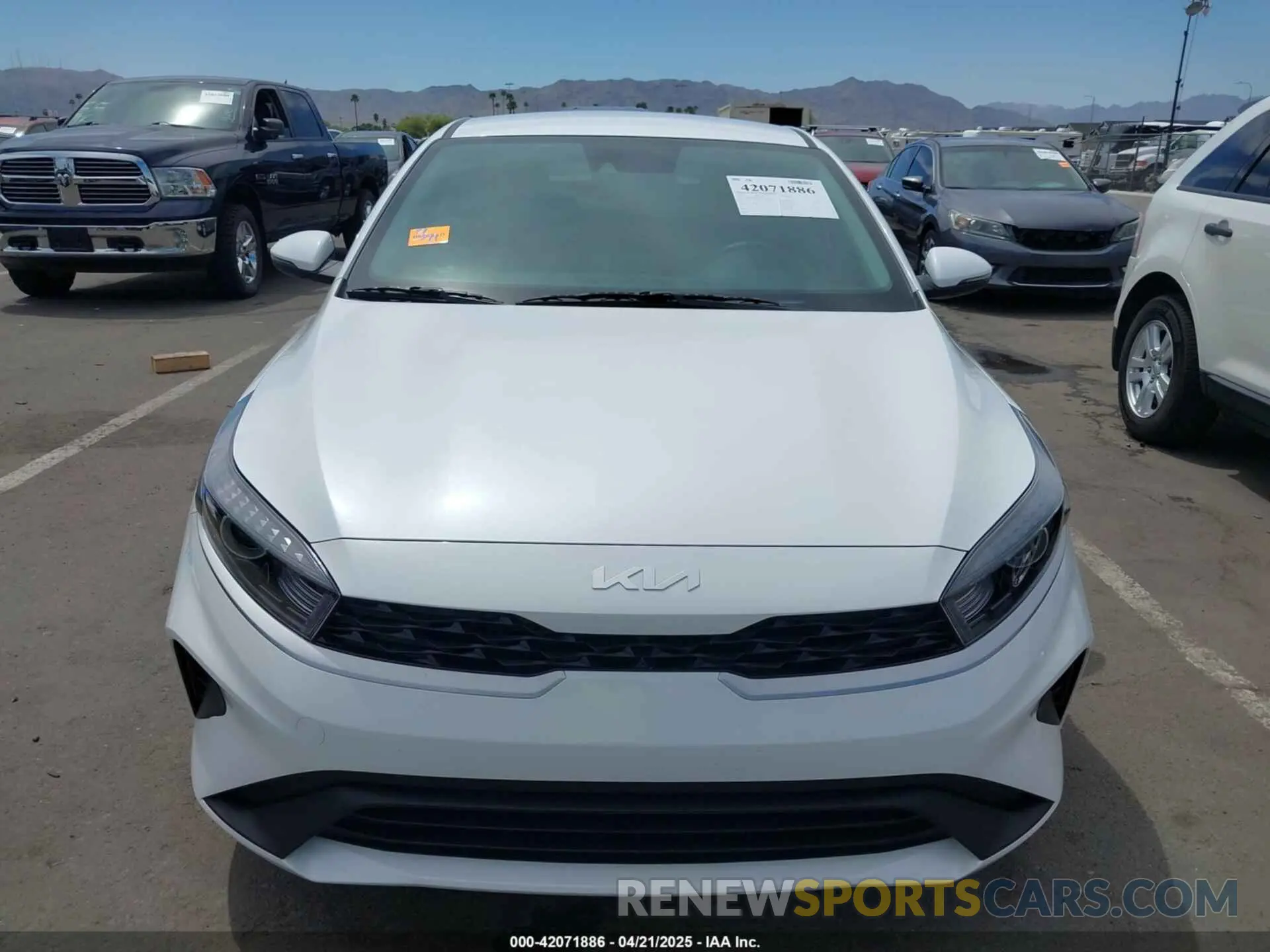 12 Фотография поврежденного автомобиля 3KPF24AD3RE820669 KIA FORTE 2024