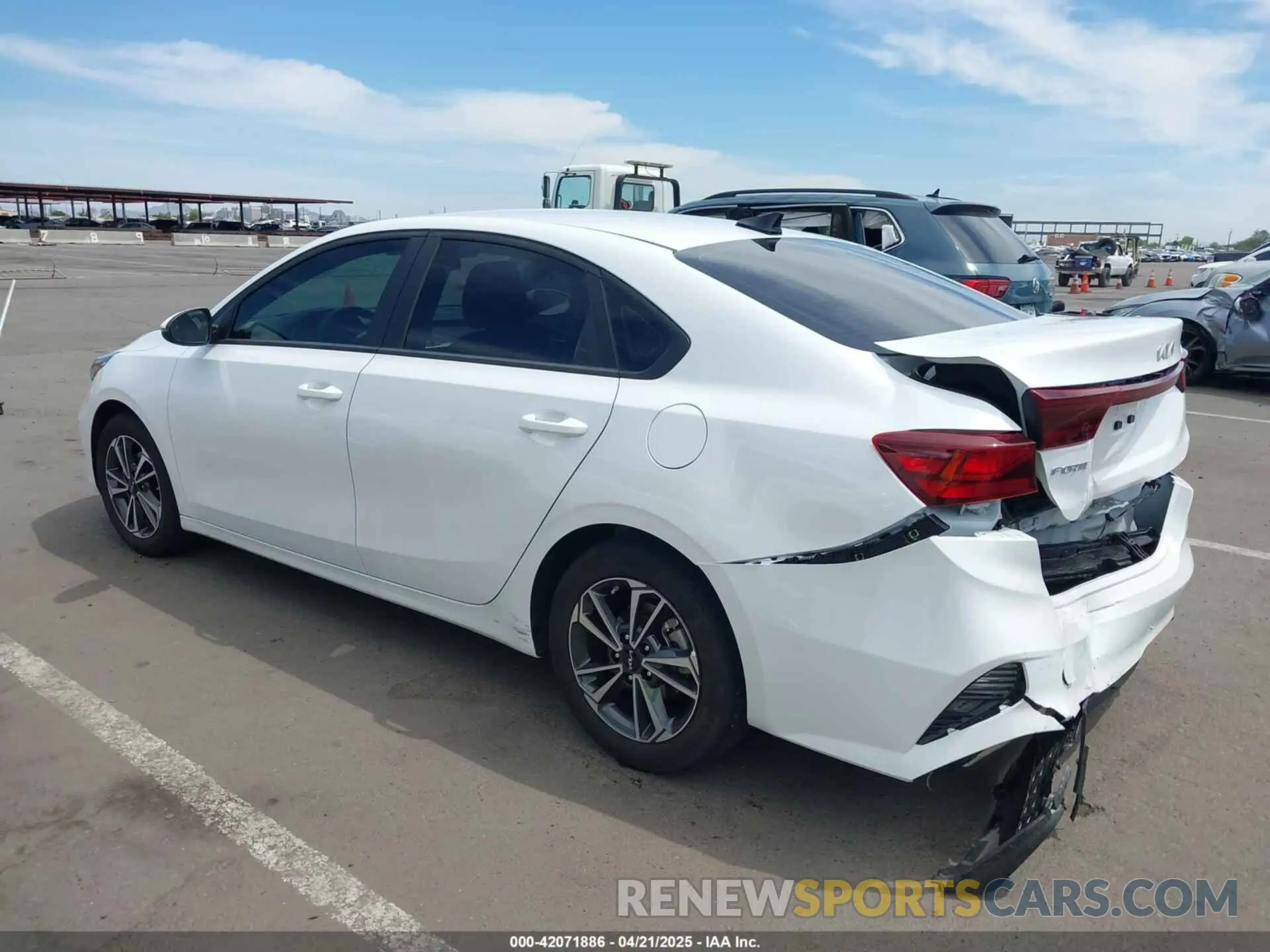 3 Фотография поврежденного автомобиля 3KPF24AD3RE820669 KIA FORTE 2024