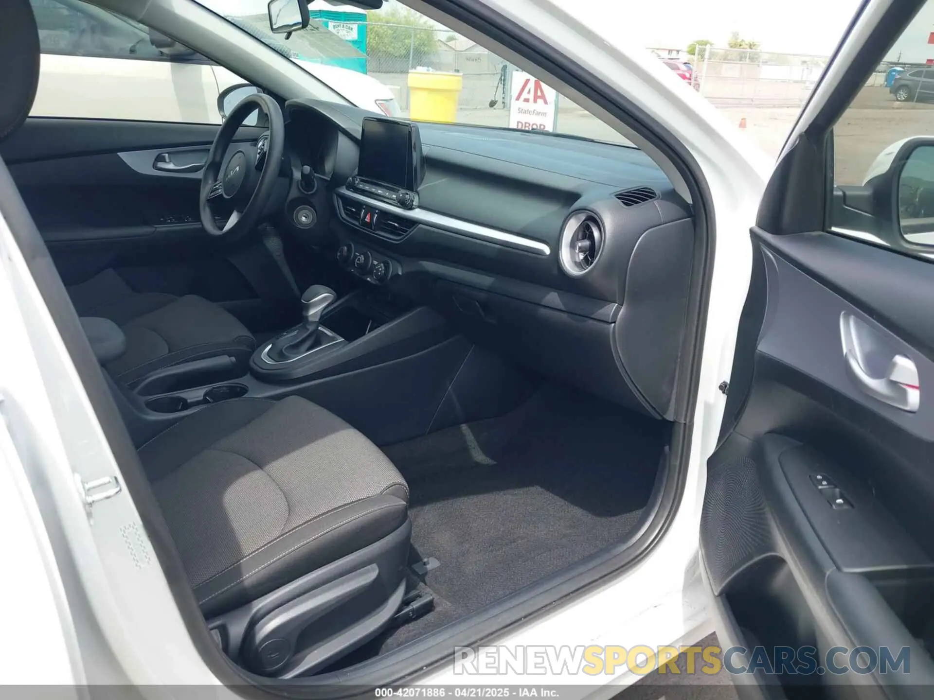 5 Фотография поврежденного автомобиля 3KPF24AD3RE820669 KIA FORTE 2024