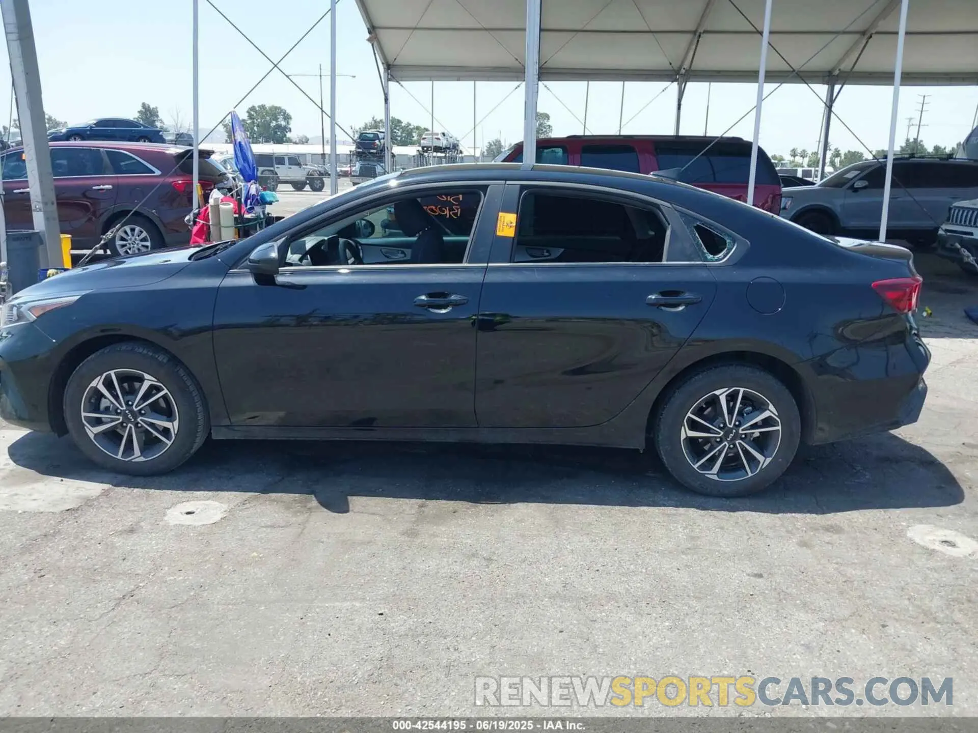 14 Фотография поврежденного автомобиля 3KPF24AD3RE836645 KIA FORTE 2024